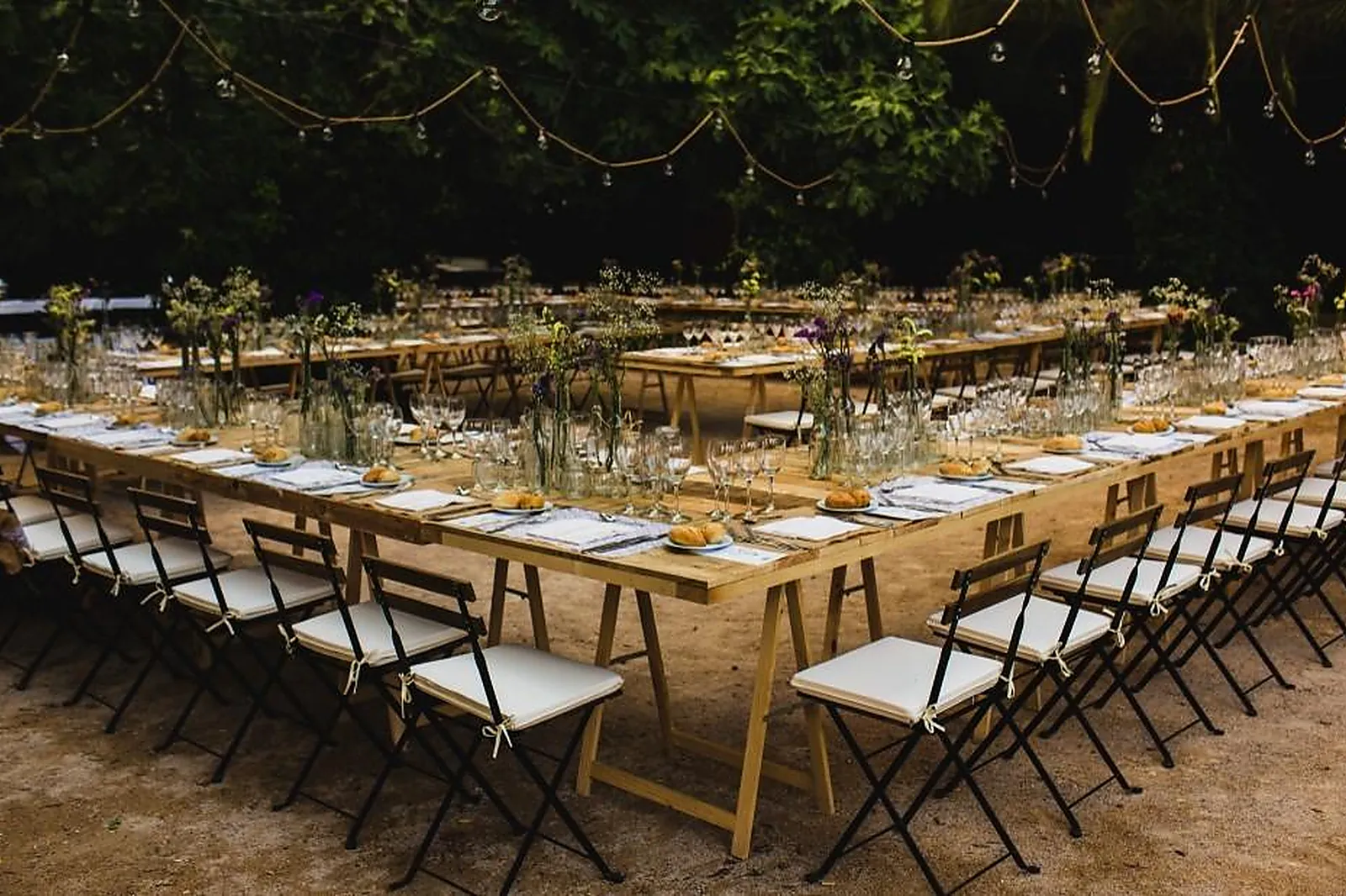 Services événementiels, LES CHAISES ROSES