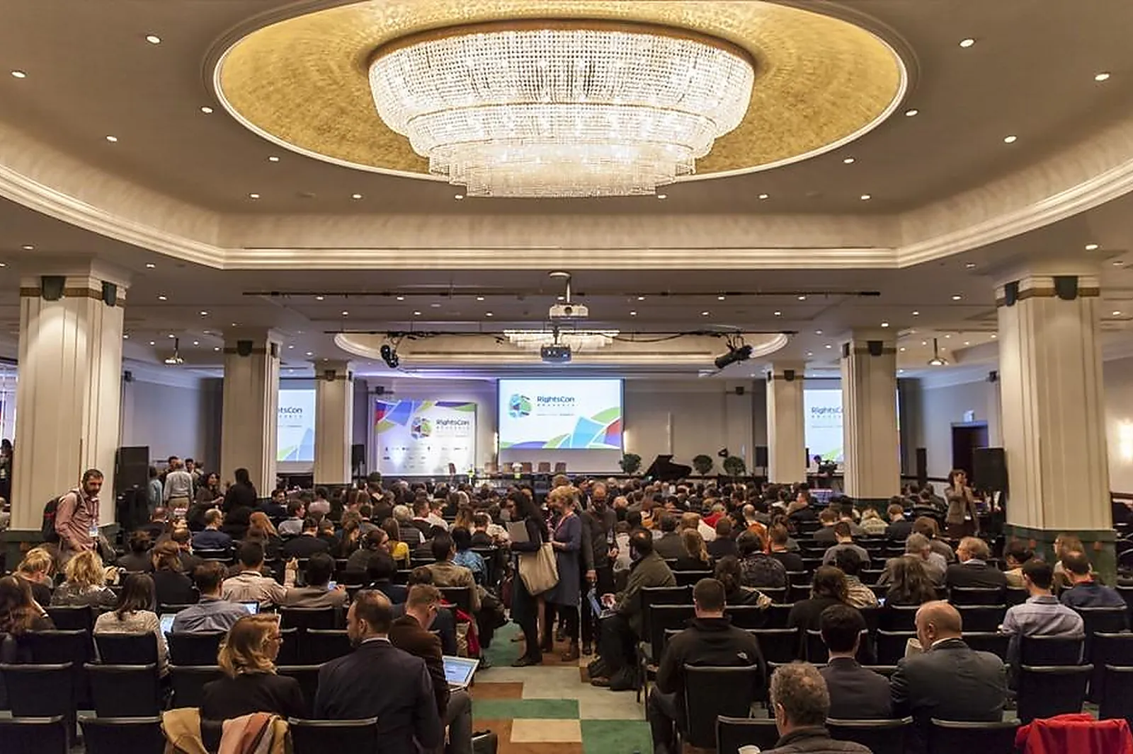 Photographe, PHOTOGRAPHES - MARSEILLE (BOUCHES-DU-RHÔNE) : MASSIMO MUNICCHI