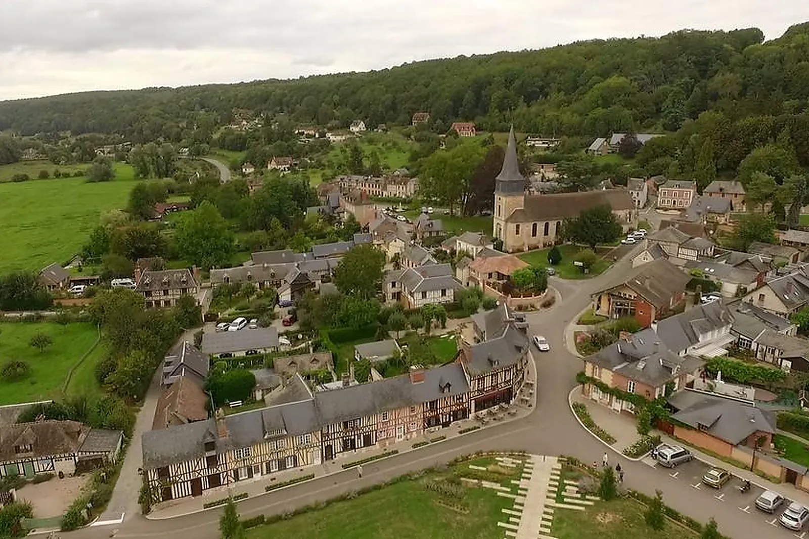 Prestataire Technique Audiovisuel, RÉALISATION AUDIOVISUELLE - EVREUX (EURE) : DRONE MALIN