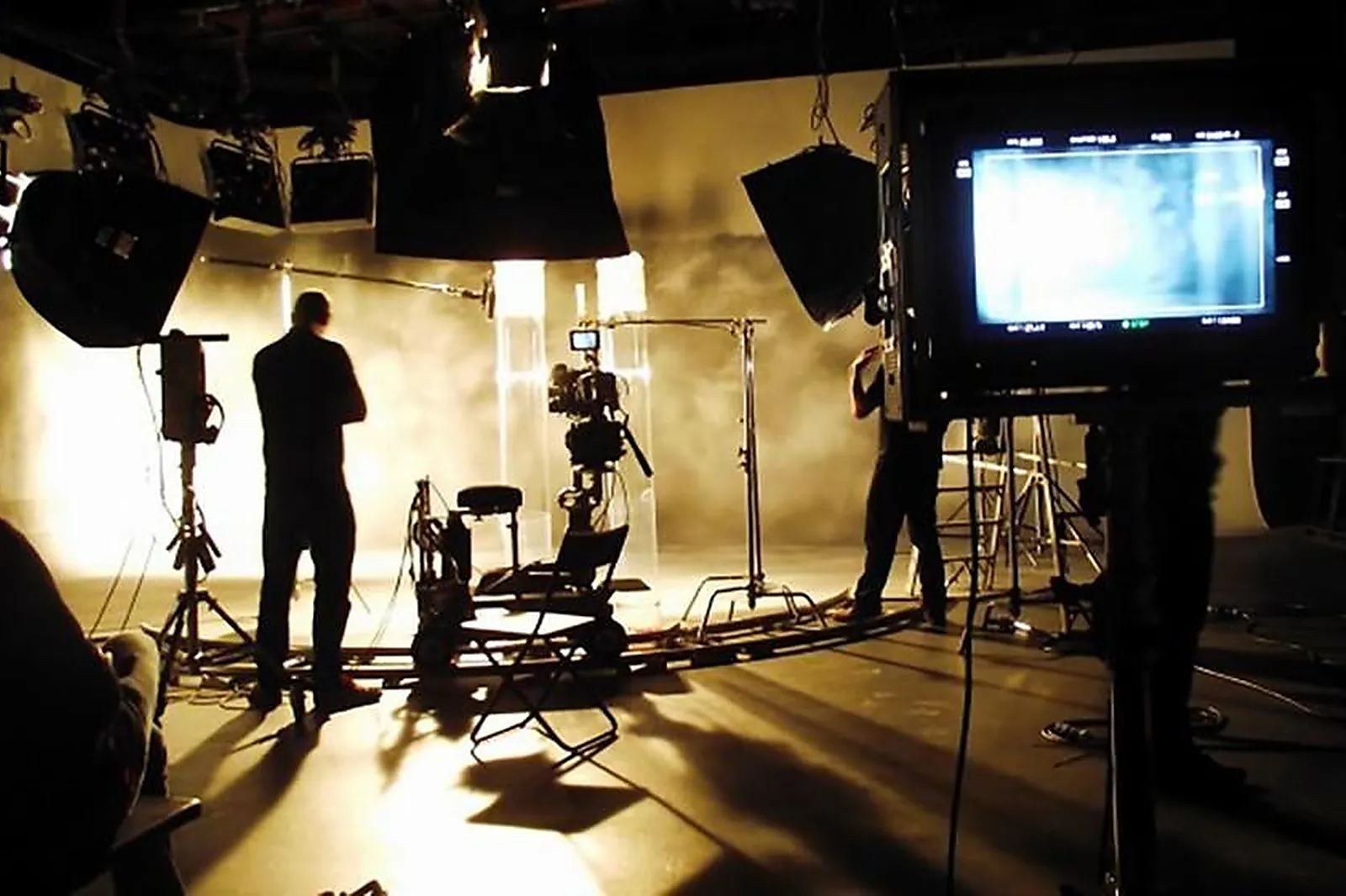 Prestataire Technique Audiovisuel, RÉALISATION AUDIOVISUELLE - ROQUEFORT-LES-PINS (ALPES-MARITIMES) : LA FABRIK FILM