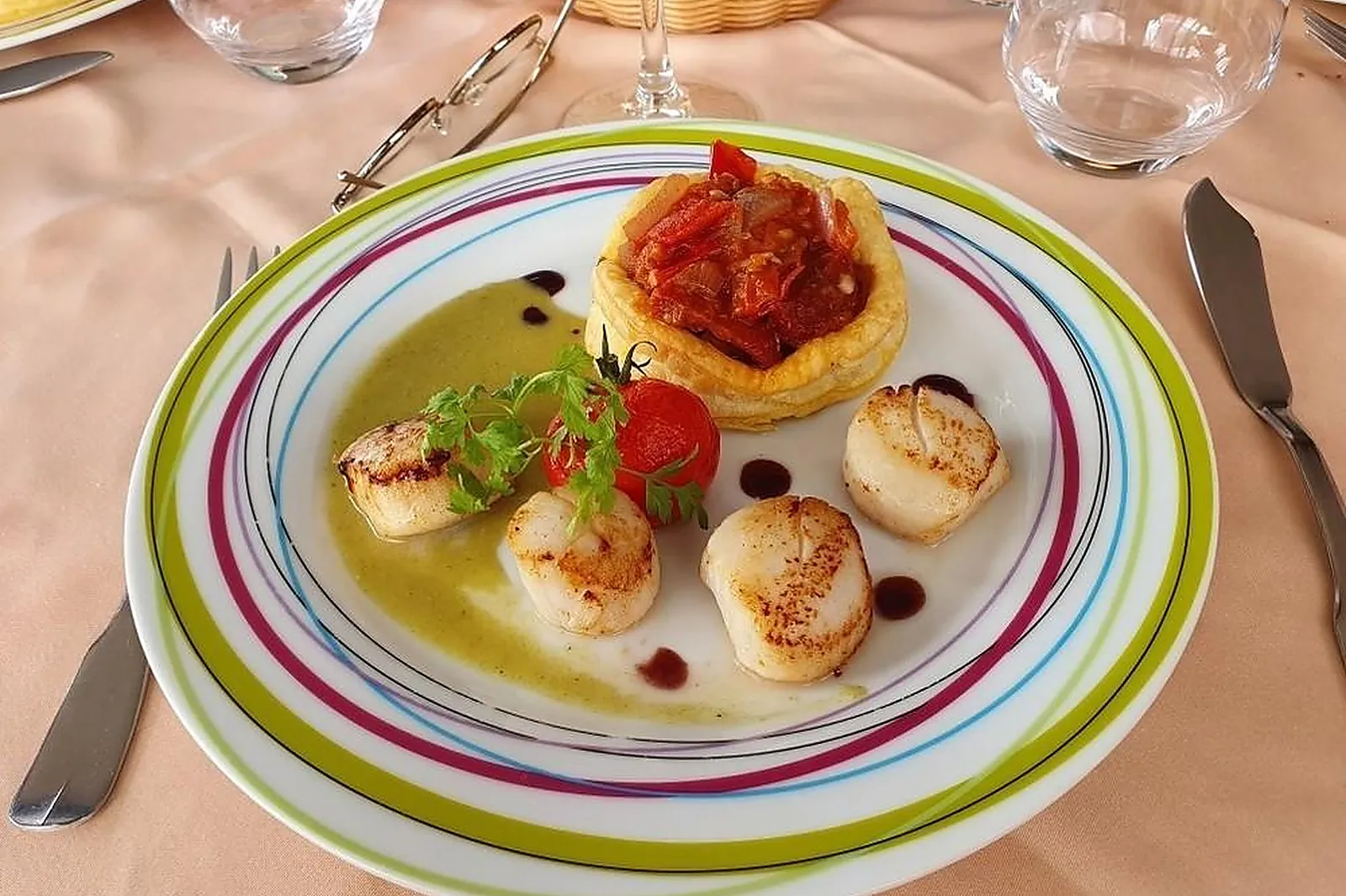 Cafés et Restaurants, RESTAURANTS - AHUN (CREUSE) : LE VIADUC