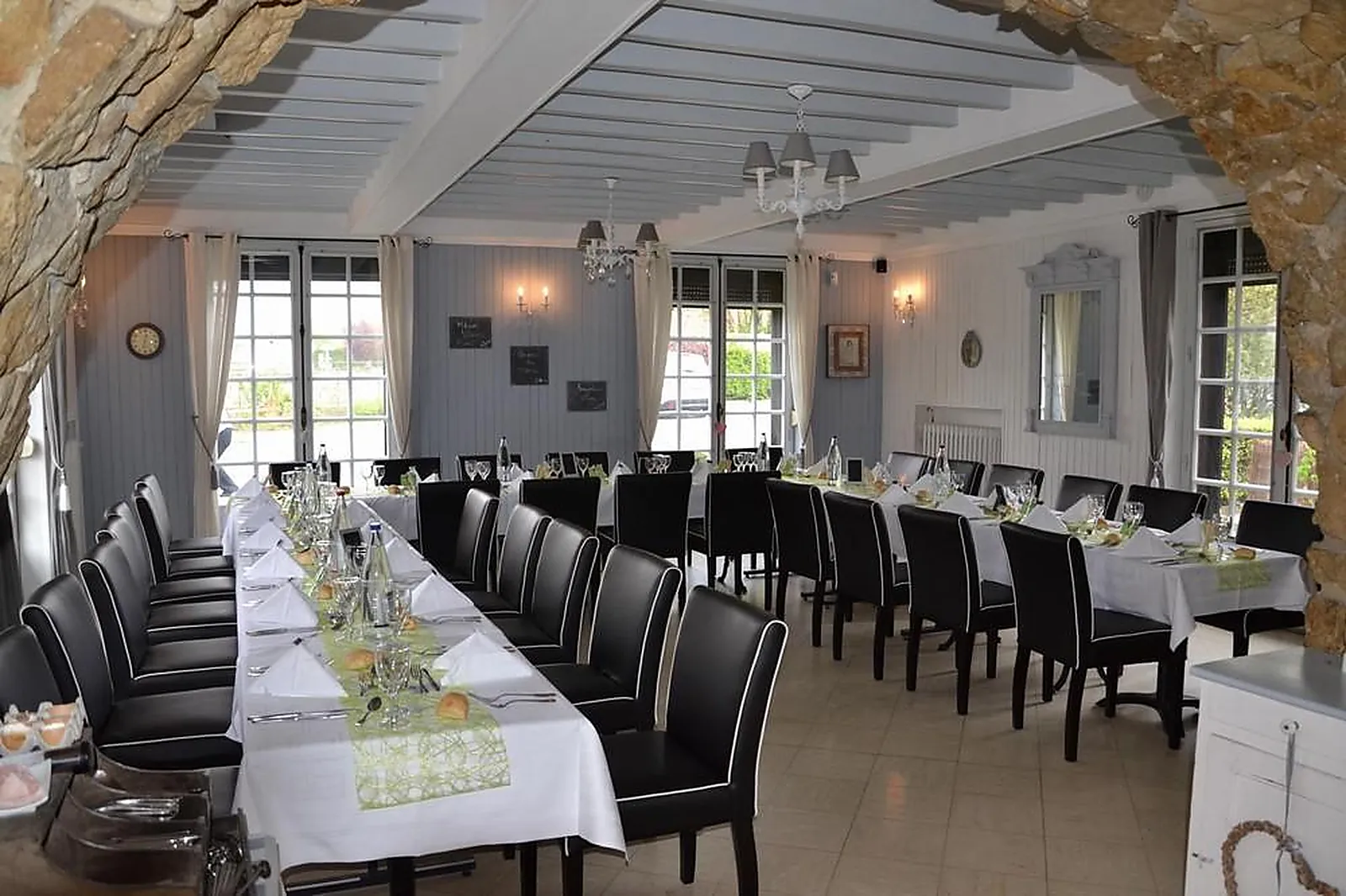 Cafés et Restaurants, RESTAURANTS - AILLY-LE-HAUT-CLOCHER (SOMME) : LES TISONS