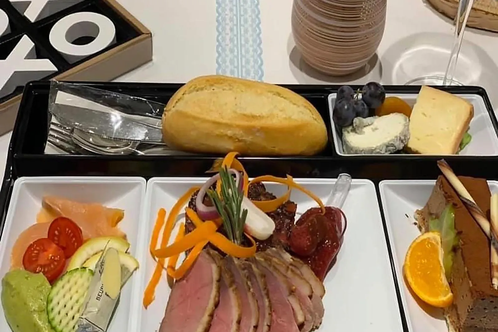 Cafés et Restaurants, RESTAURANTS - AILLY-LE-HAUT-CLOCHER (SOMME) : LES TISONS