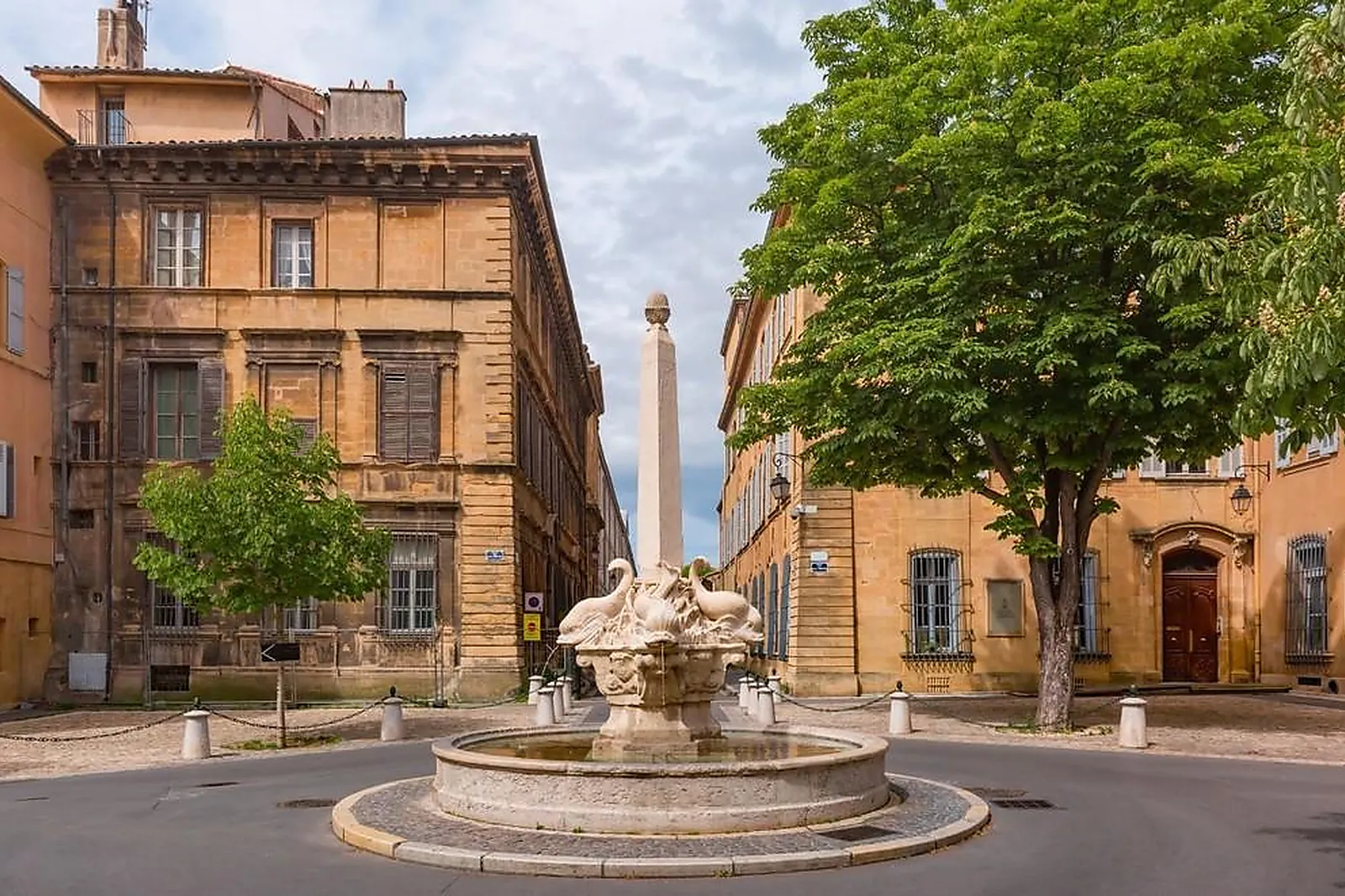 Cafés et Restaurants, RESTAURANTS - AIX-EN-PROVENCE (BOUCHES-DU-RHÔNE) : JARDIN MAZARIN