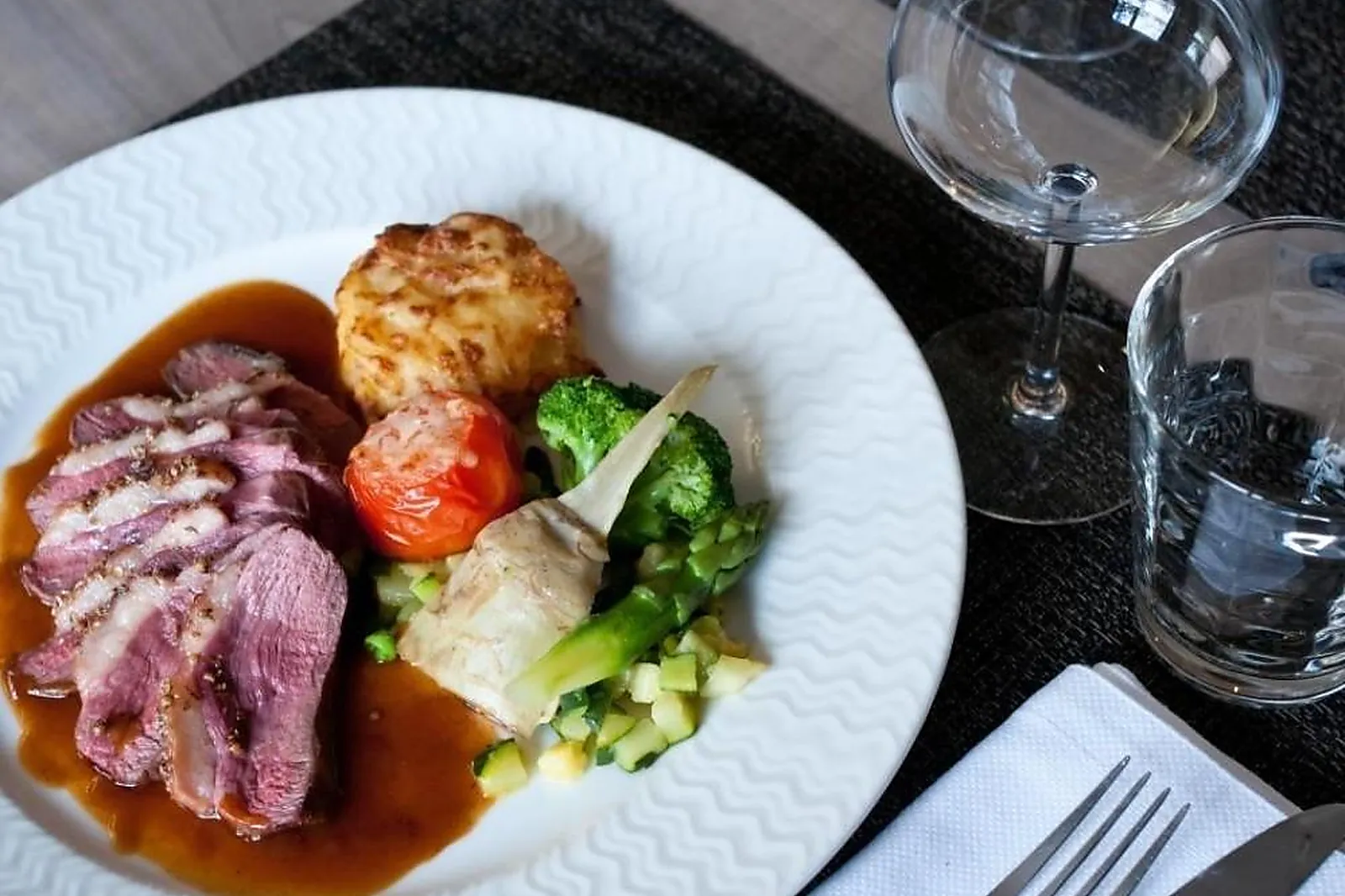 Cafés et Restaurants, RESTAURANTS - AMNEVILLE (MOSELLE) : RESTAURANT LA FORÊT