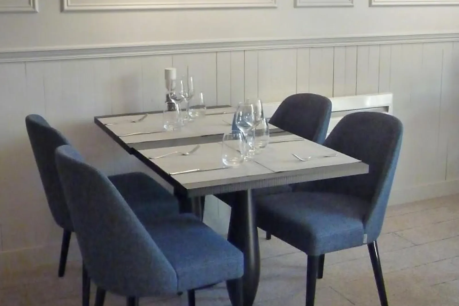 Cafés et Restaurants, RESTAURANTS - APREMONT (OISE) : LA GRANGE AUX LOUPS