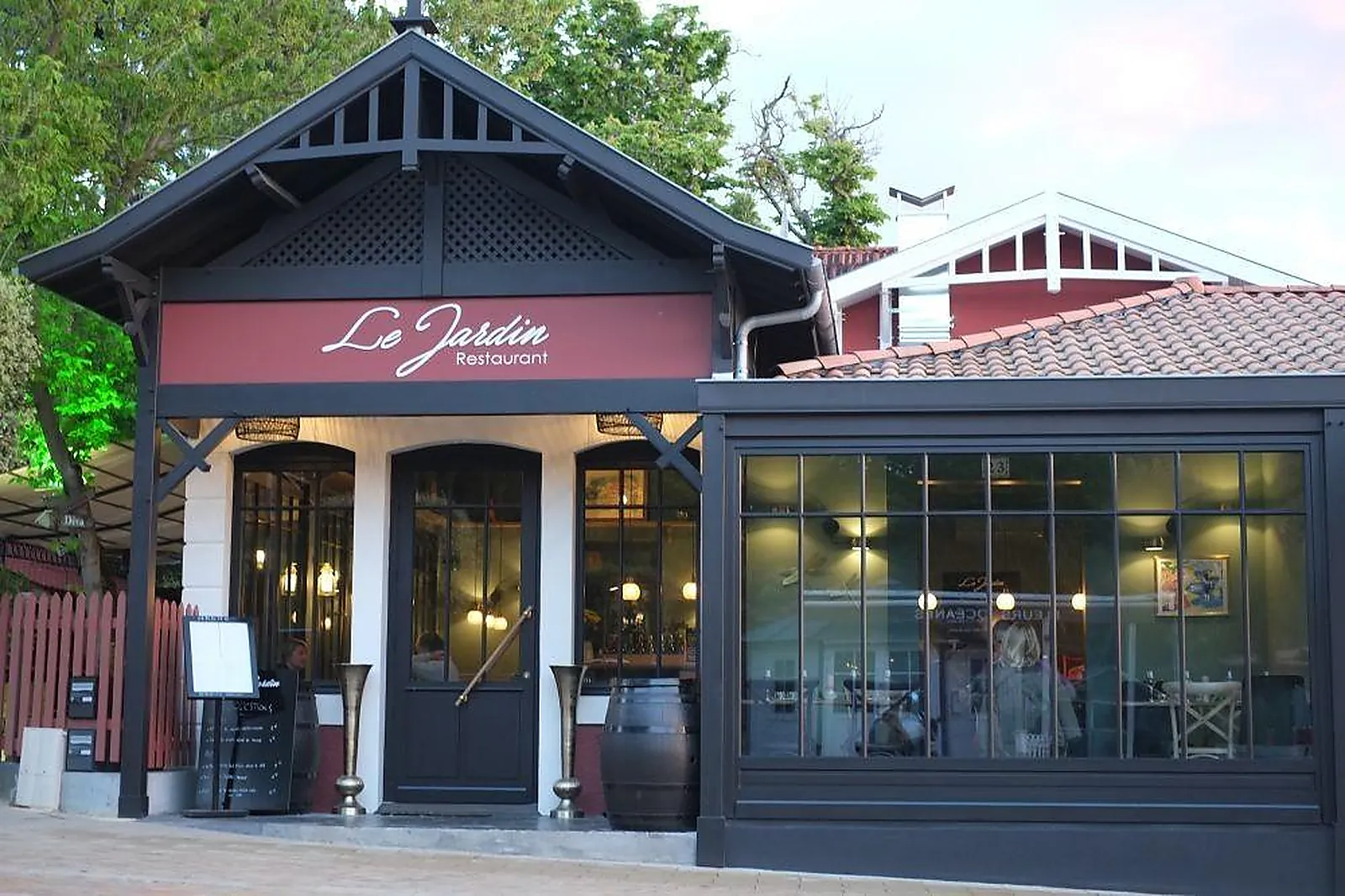 Cafés et Restaurants, RESTAURANTS - ARCACHON (GIRONDE) : RESTAURANT LE JARDIN