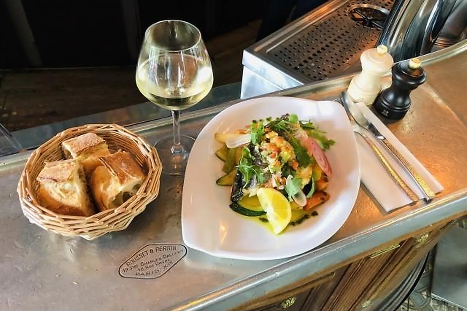 Cafés et Restaurants, RESTAURANTS - ASNIERES-SUR-SEINE (HAUTS-DE-SEINE) : MODJO