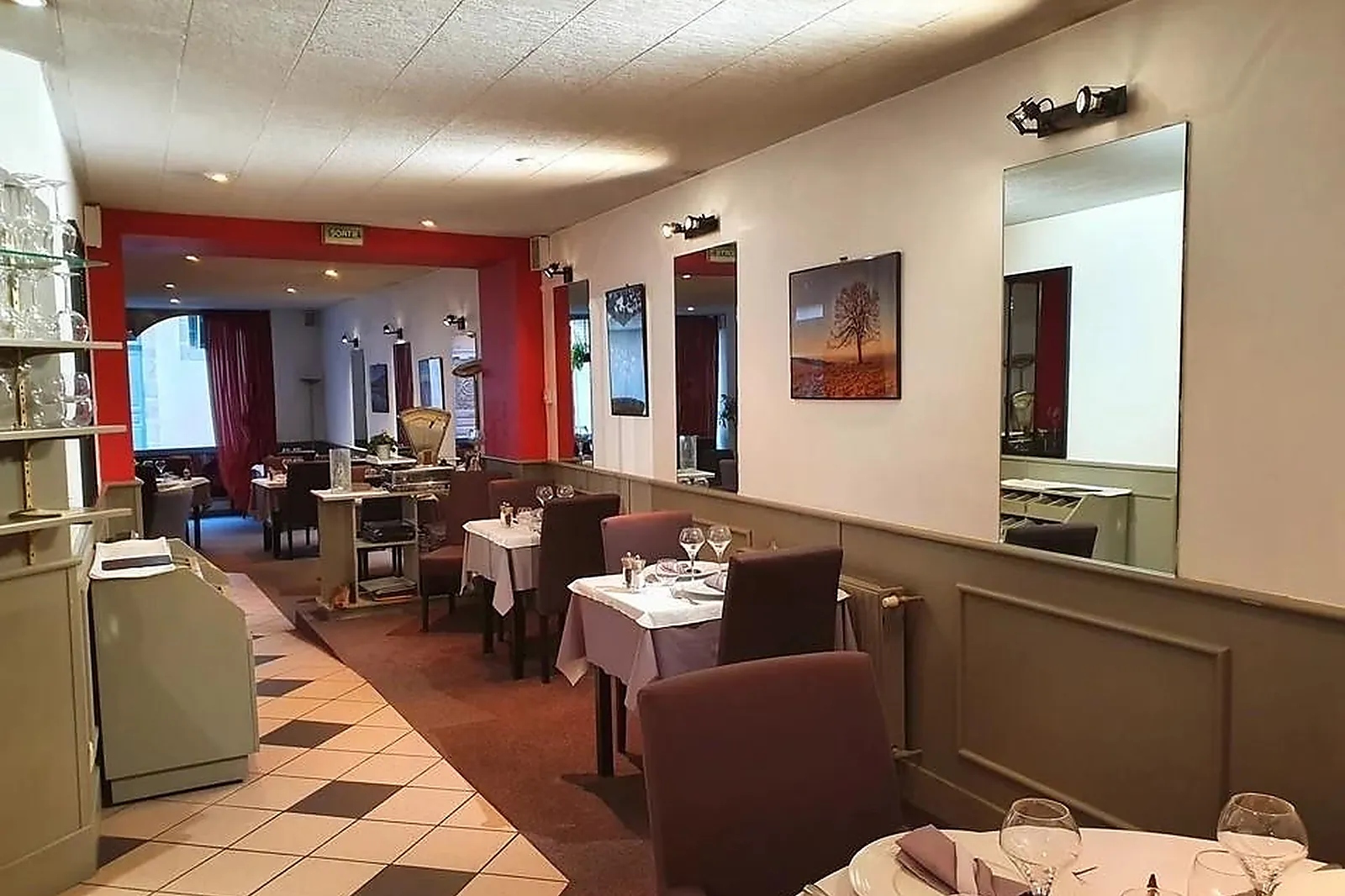 Cafés et Restaurants, RESTAURANTS - AURILLAC (CANTAL) : LES QUATRES SAISONS