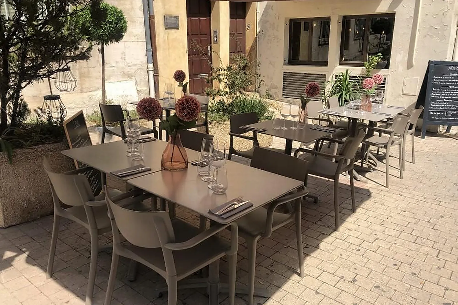 Cafés et Restaurants, RESTAURANTS - AVIGNON (VAUCLUSE) : ARLEQUIN