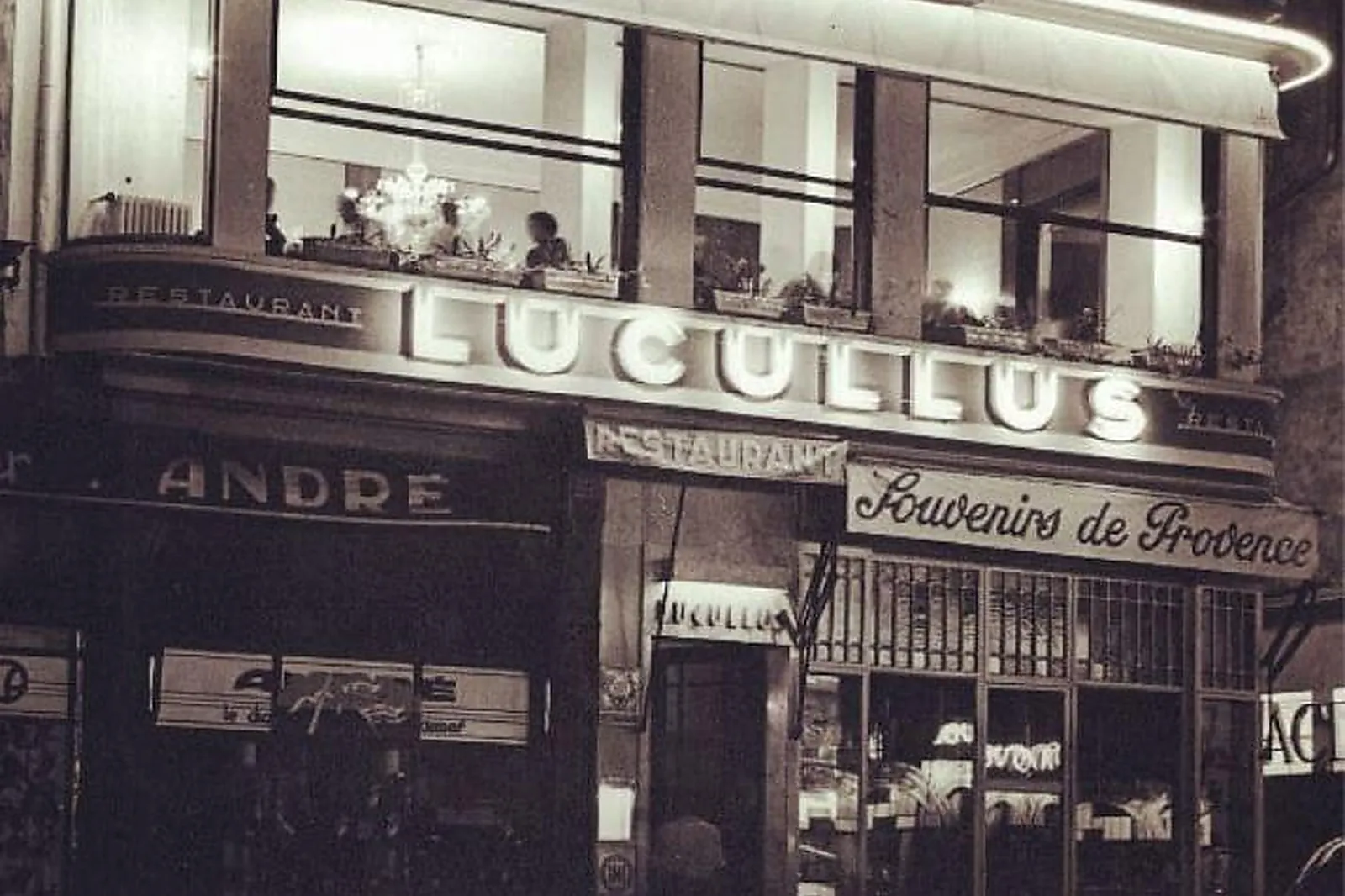 Cafés et Restaurants, RESTAURANTS - AVIGNON (VAUCLUSE) : HIELY LUCULLUS