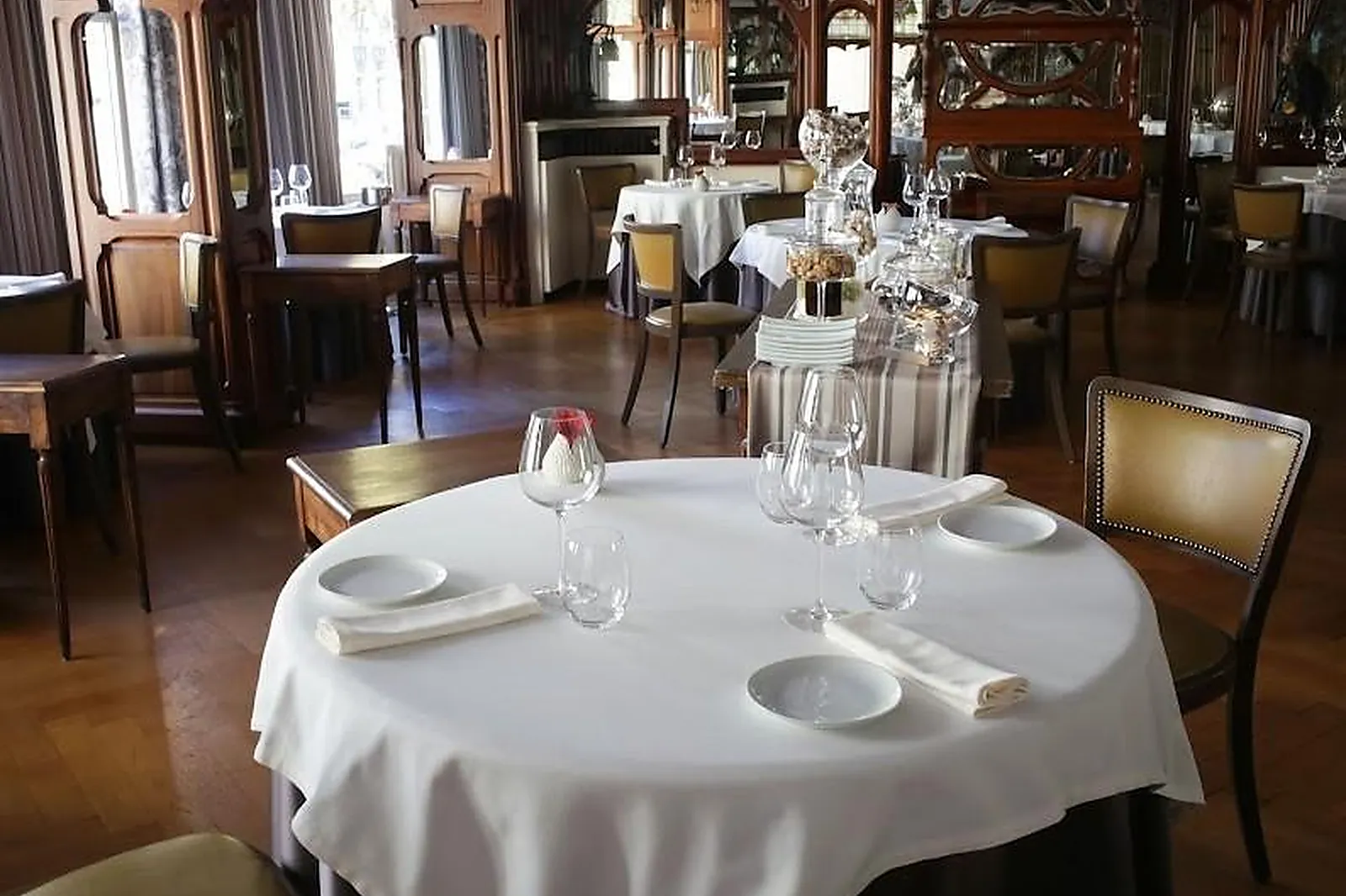 Cafés et Restaurants, RESTAURANTS - AVIGNON (VAUCLUSE) : RESTAURANT HIÉLY-LUCULLUS