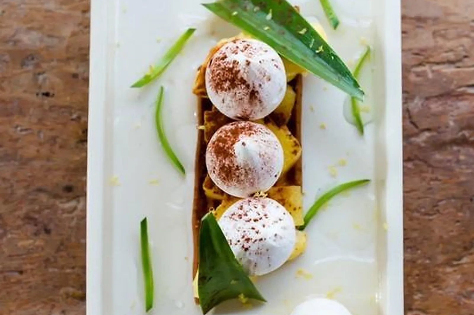 Cafés et Restaurants, RESTAURANTS - BAYEUX (CALVADOS) : LL&RSQUO;ANGLE SAINT LAURENT