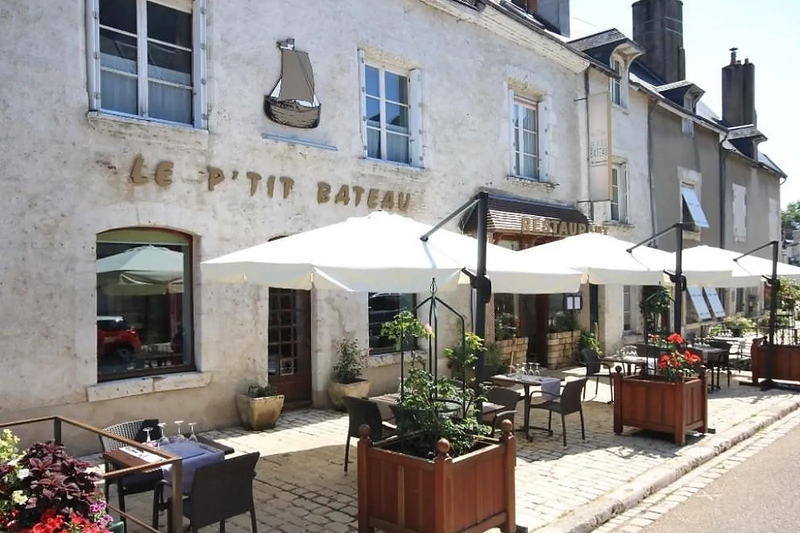 Cafés et Restaurants, RESTAURANTS - BEAUGENCY (LOIRET) : LE PL&RSQUO;TIT BATEAU