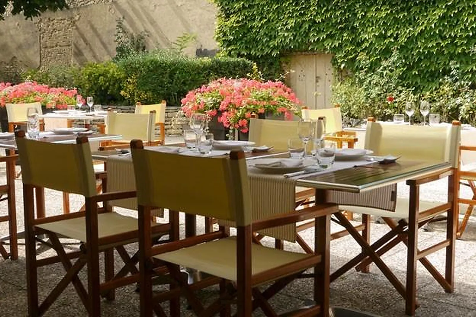 Cafés et Restaurants, RESTAURANTS - BEAUNE (CÔTE-DL&RSQUO;OR) : LL&RSQUO;ECUSSON