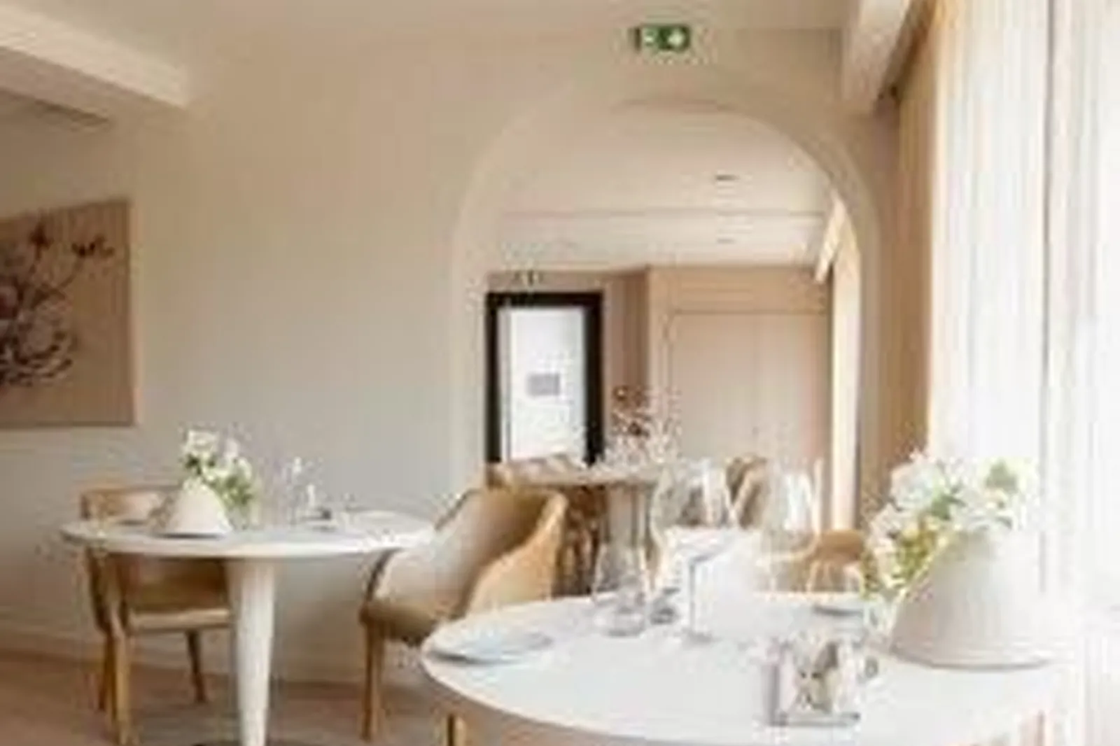 Cafés et Restaurants, RESTAURANTS - BEAUNE (CÔTE-DL&RSQUO;OR) : LL&RSQUO;ECUSSON