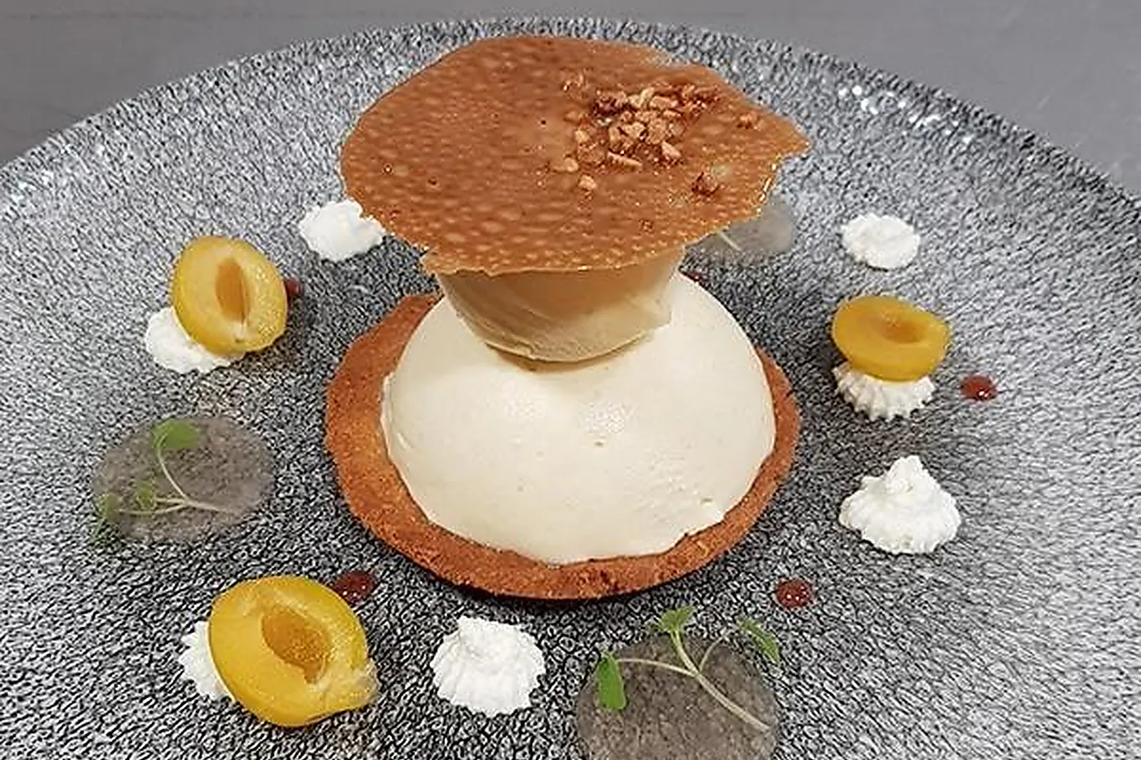 Cafés et Restaurants, RESTAURANTS - BENESTROFF (MOSELLE) : LA TOQUE BLANCHE