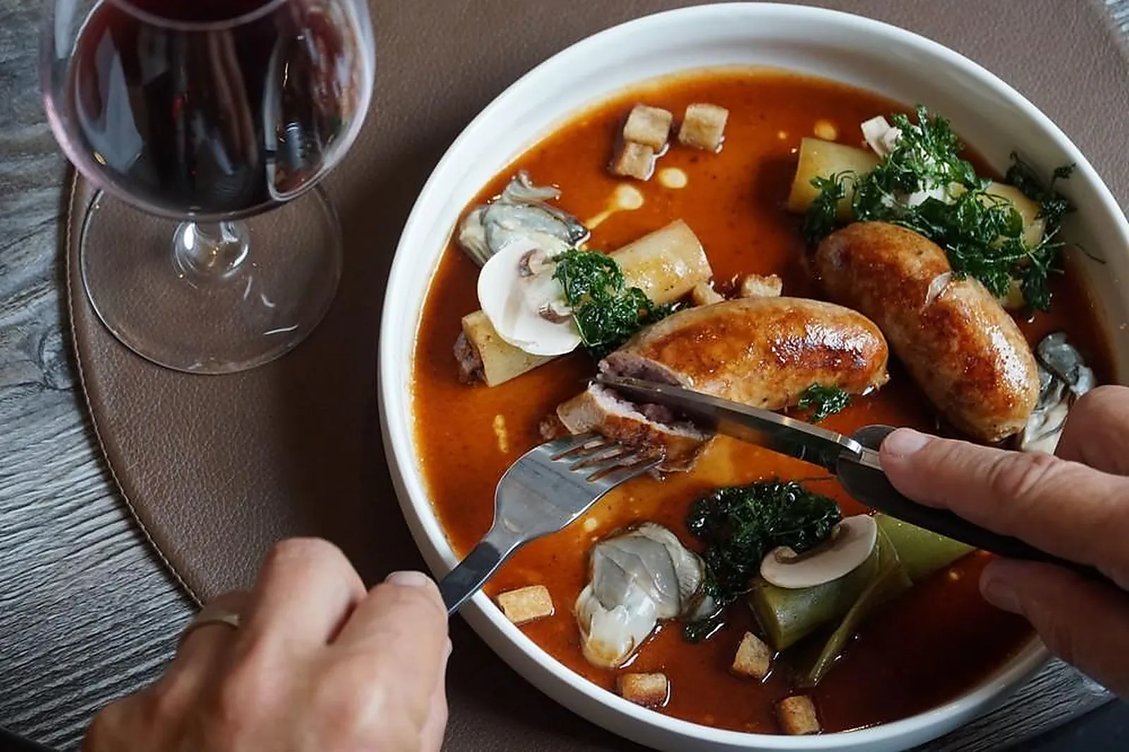 Cafés et Restaurants, RESTAURANTS - BERGERAC (DORDOGNE) : LA TABLE DU MARCHÉ