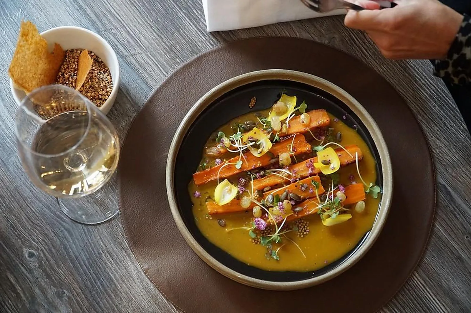 Cafés et Restaurants, RESTAURANTS - BERGERAC (DORDOGNE) : LA TABLE DU MARCHÉ