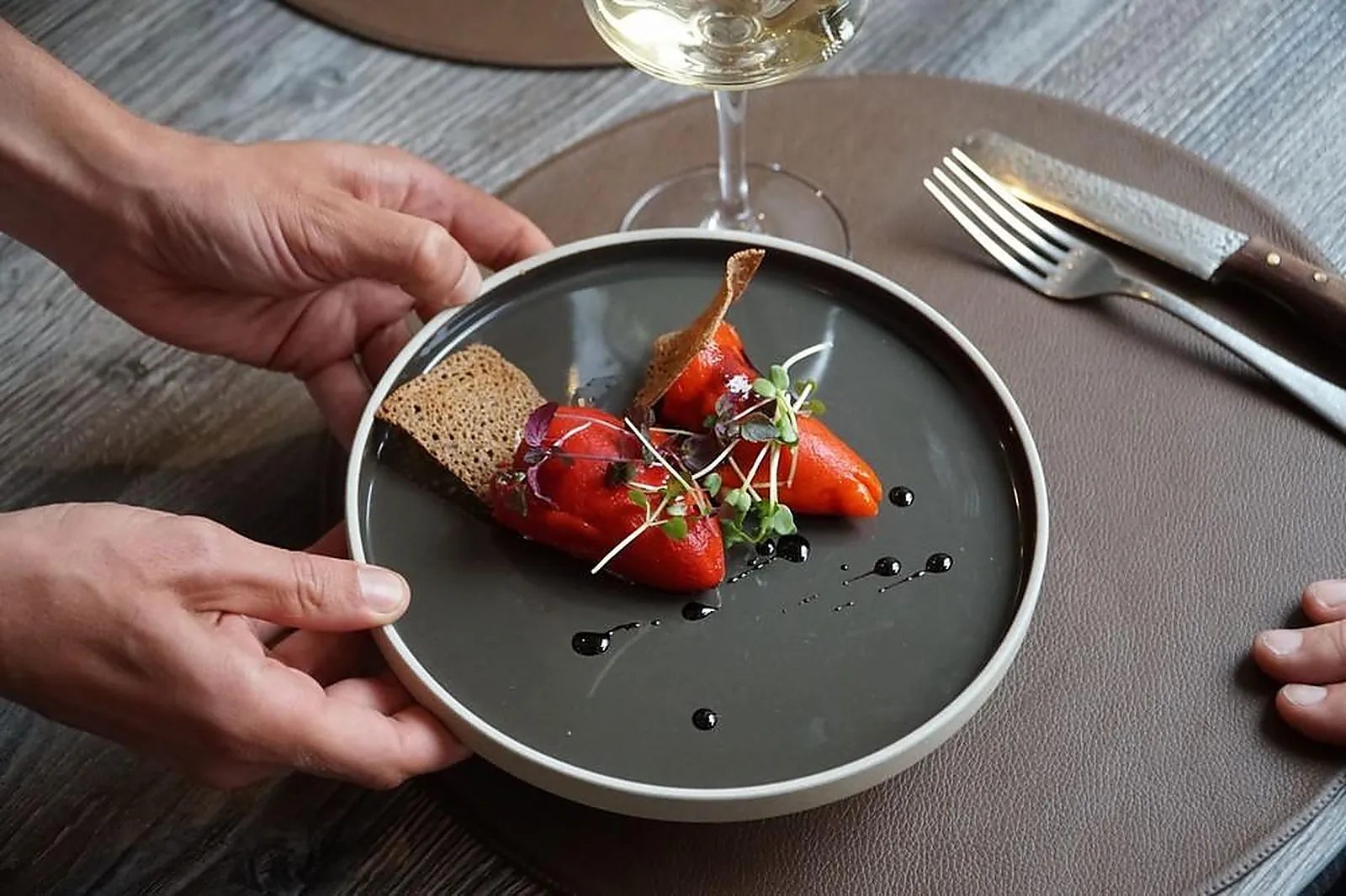 Cafés et Restaurants, RESTAURANTS - BERGERAC (DORDOGNE) : LA TABLE DU MARCHÉ