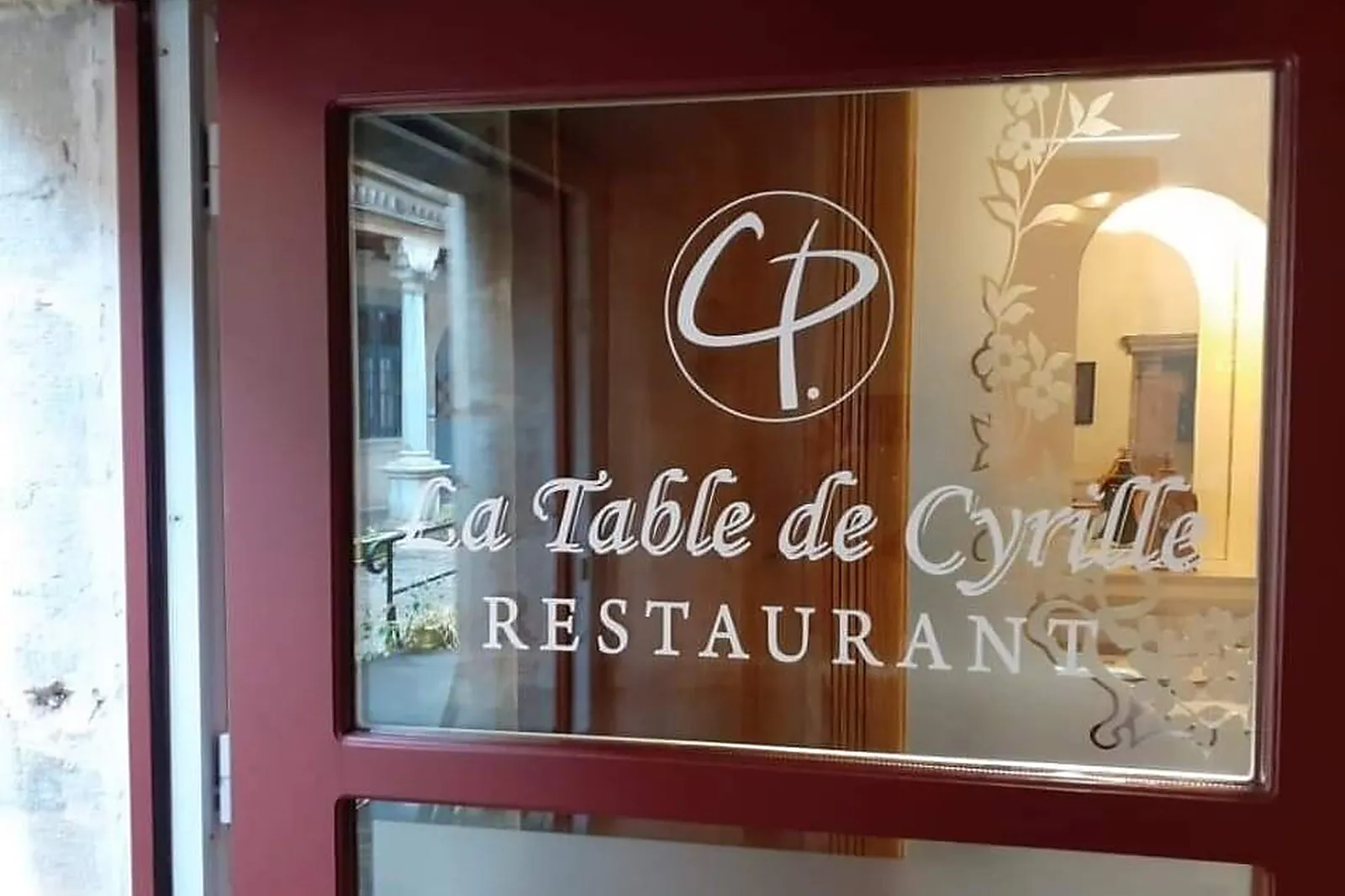 Cafés et Restaurants, RESTAURANTS - BESANCON (DOUBS) : LA TABLE DE CYRILLE