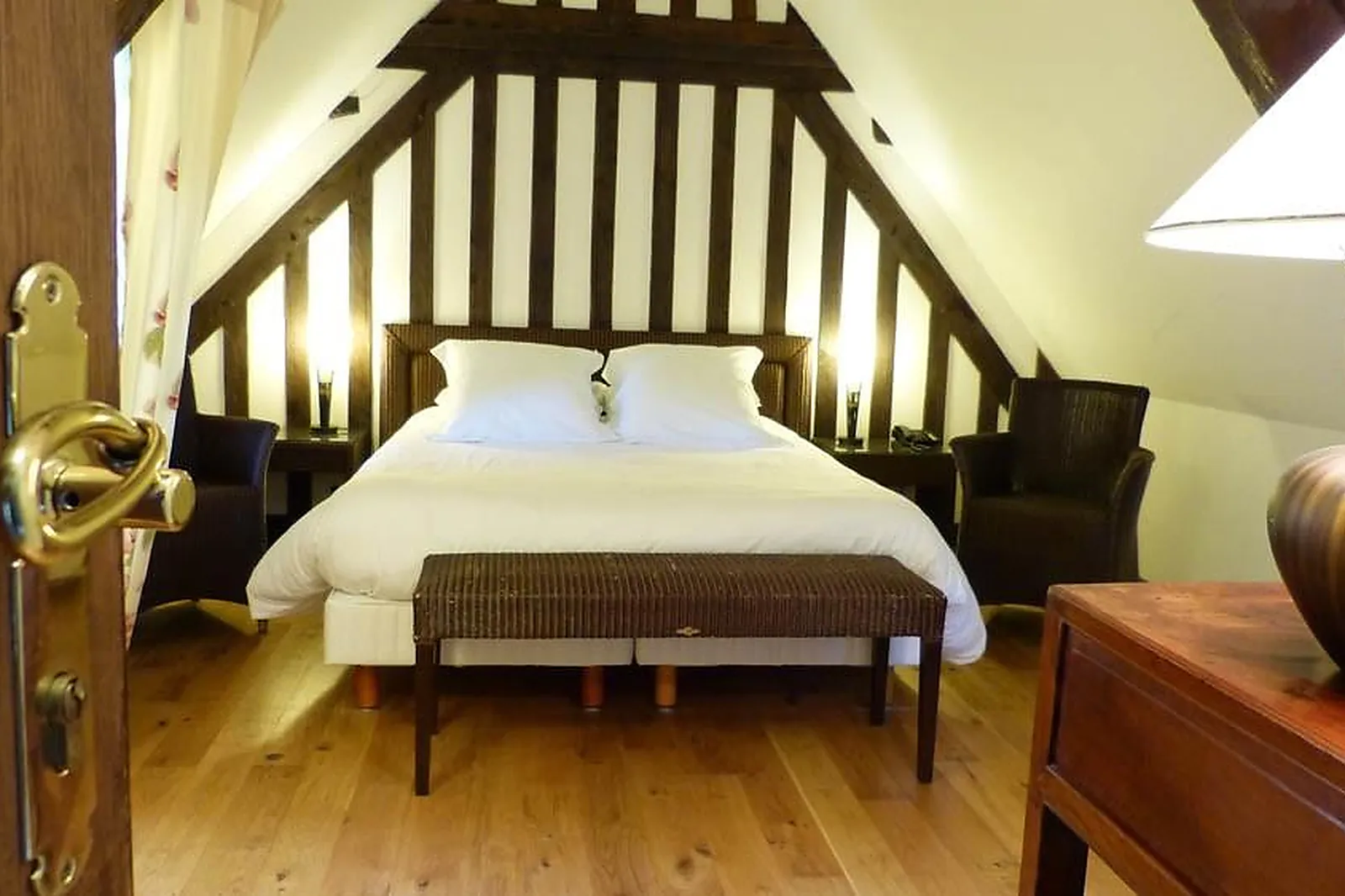 Cafés et Restaurants, RESTAURANTS - BEUVRON-EN-AUGE (CALVADOS) : PAVÉ DL&RSQUO;AUGE