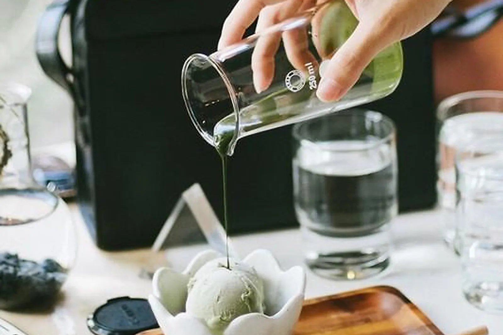 Cafés et Restaurants, RESTAURANTS - BÉZU-SAINT-ELOI (EURE) : LL&RSQUO;AIR DU TEMPS