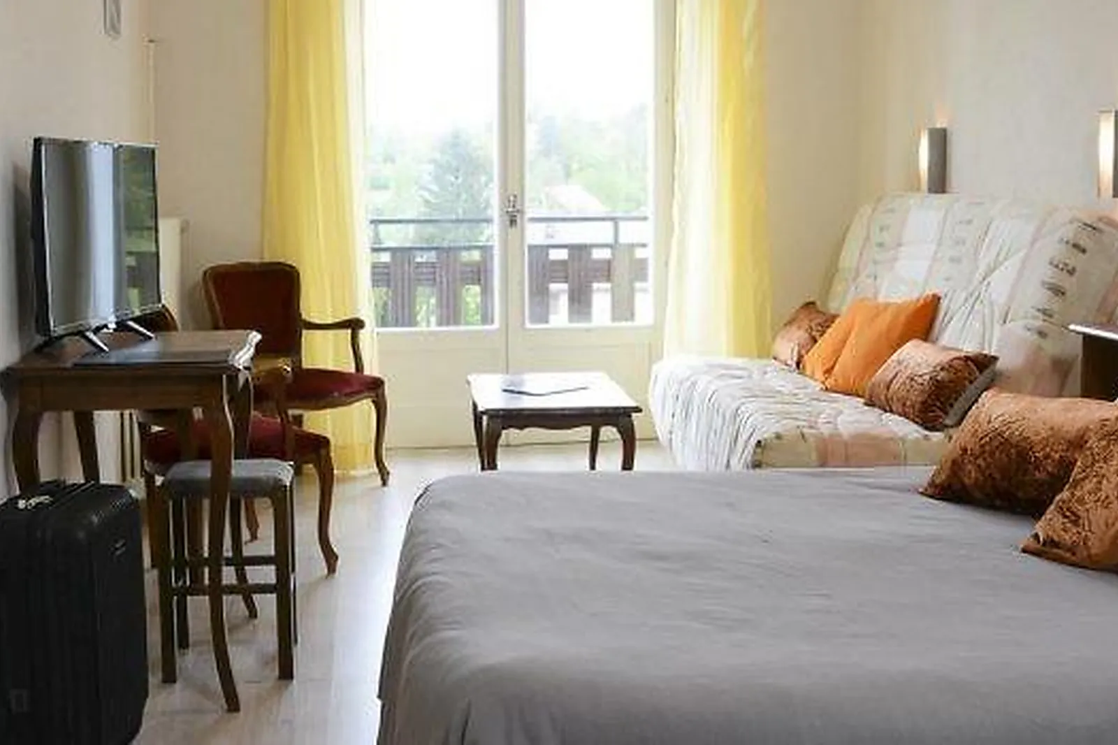 Cafés et Restaurants, RESTAURANTS - BONLIEU (JURA) : AUBERGE DE LA POUTRE