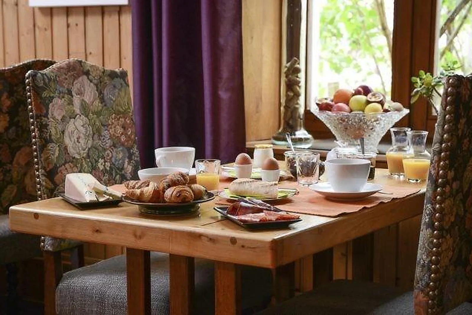 Cafés et Restaurants, RESTAURANTS - BONLIEU (JURA) : AUBERGE DE LA POUTRE