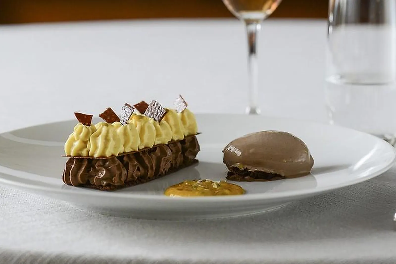 Cafés et Restaurants, RESTAURANTS - BONLIEU (JURA) : AUBERGE DE LA POUTRE