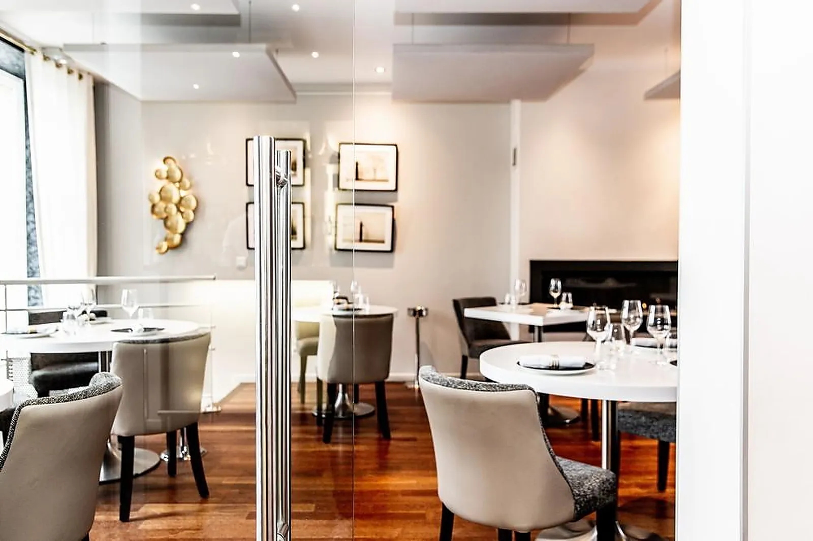 Cafés et Restaurants, RESTAURANTS - BORDEAUX (GIRONDE) : LL&RSQUO;OISEAU BLEU