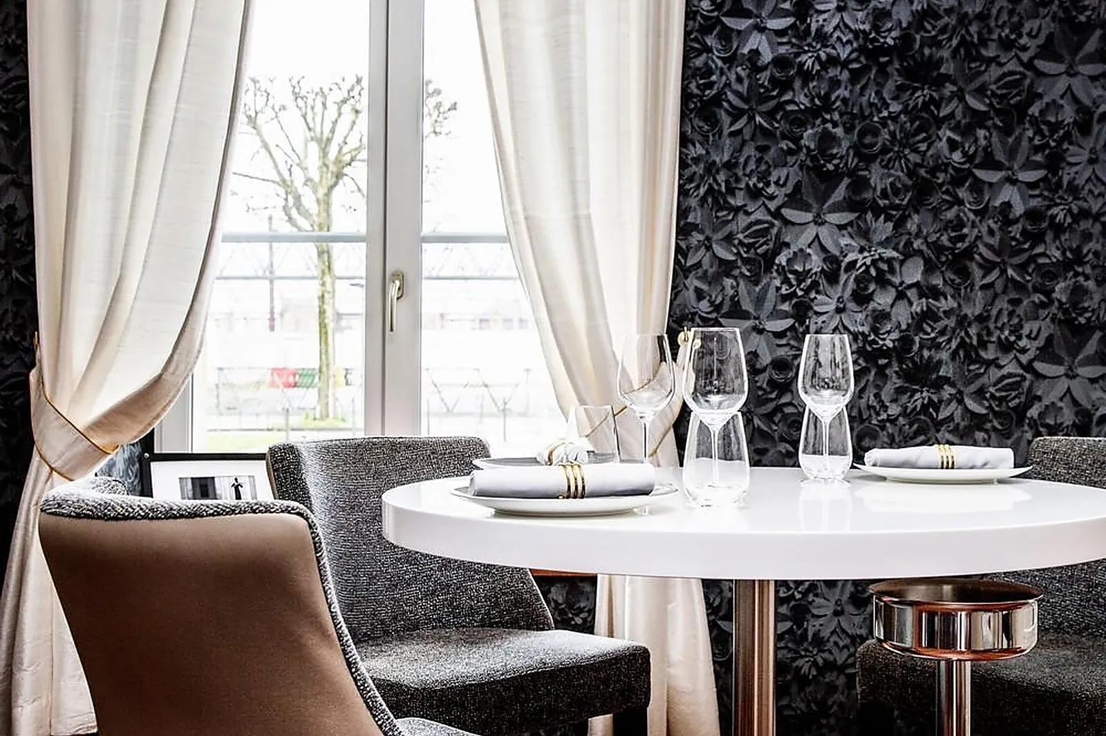 Cafés et Restaurants, RESTAURANTS - BORDEAUX (GIRONDE) : LL&RSQUO;OISEAU BLEU