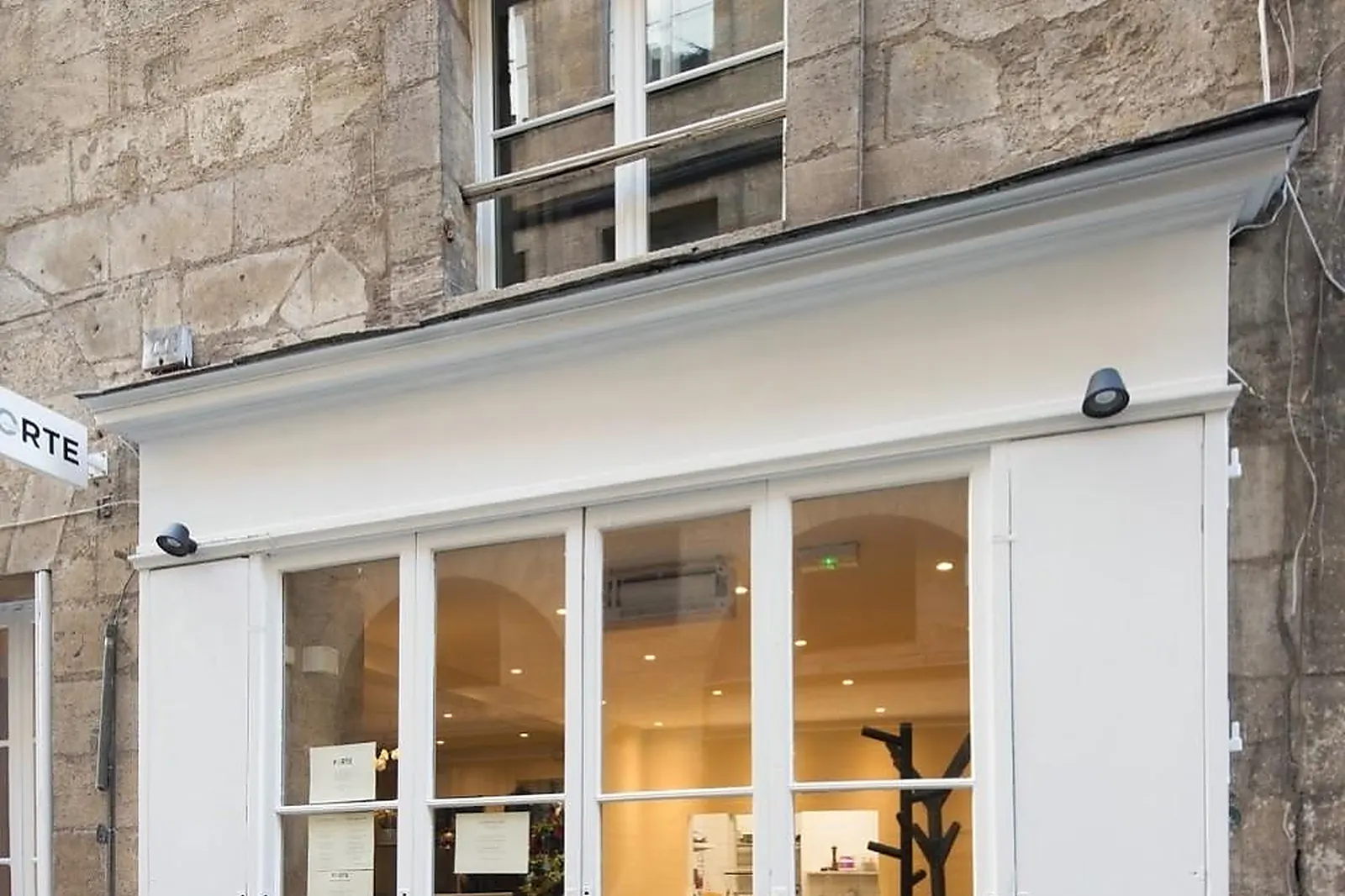 Cafés et Restaurants, RESTAURANTS - BORDEAUX (GIRONDE) : PORTE QUINZE