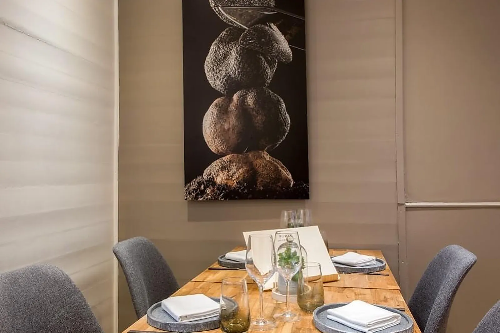 Cafés et Restaurants, RESTAURANTS - BORDEAUX (GIRONDE) : PORTE QUINZE