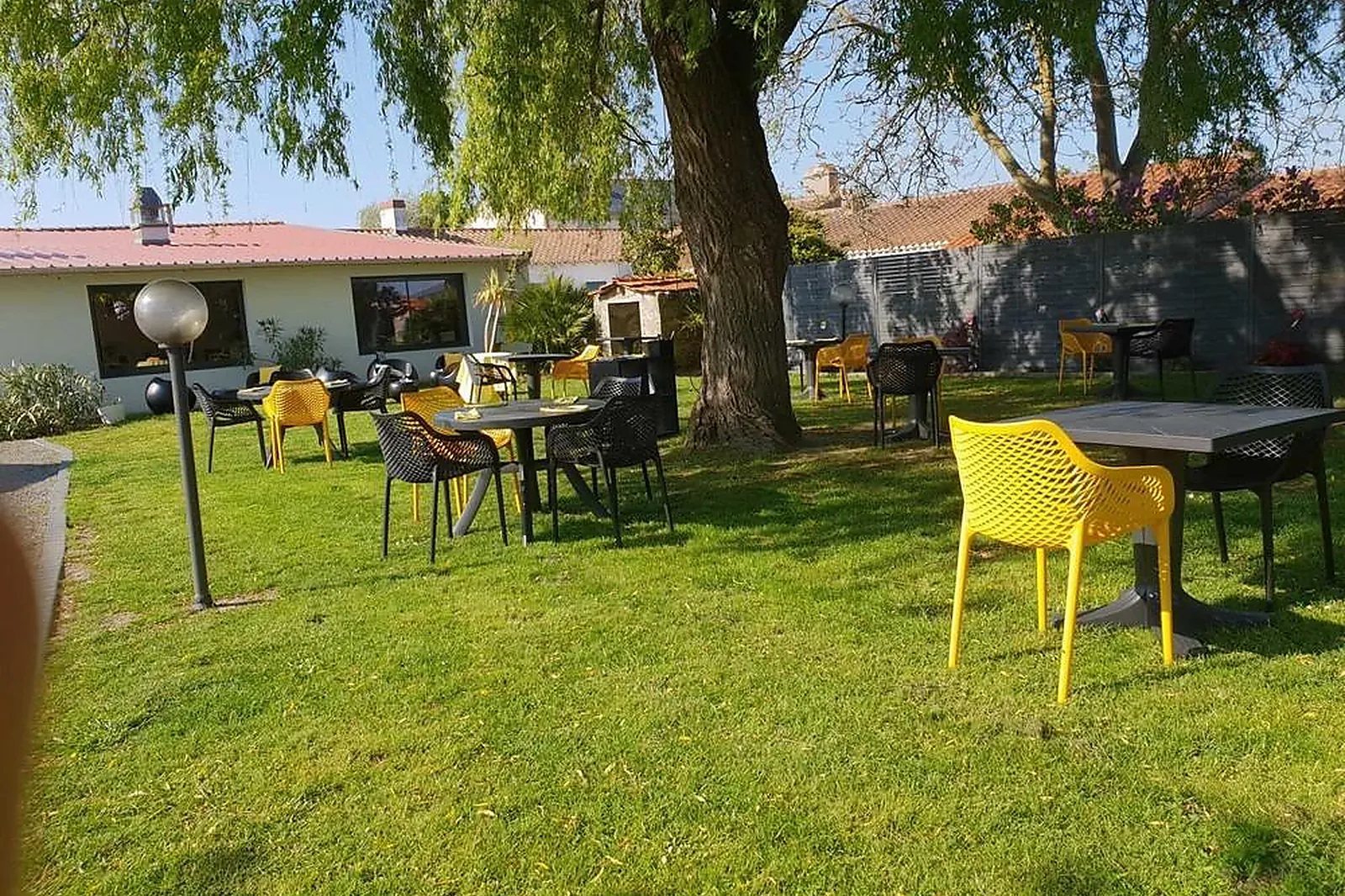 Cafés et Restaurants, RESTAURANTS - BOUIN (VENDÉE) : LL&RSQUO;ECUME GOURMANDE