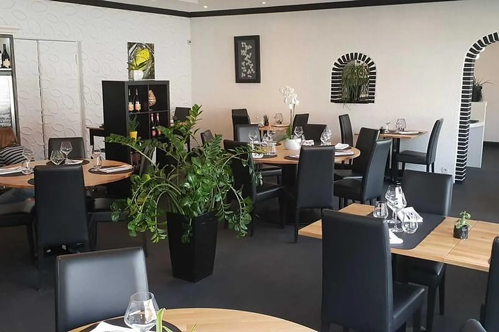 Cafés et Restaurants, RESTAURANTS - BOUIN (VENDÉE) : LL&RSQUO;ECUME GOURMANDE