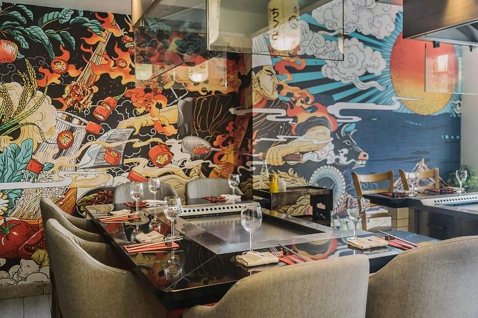 Cafés et Restaurants, RESTAURANTS - BOULOGNE-BILLANCOURT (HAUTS-DE-SEINE) : SU RESTAURANT