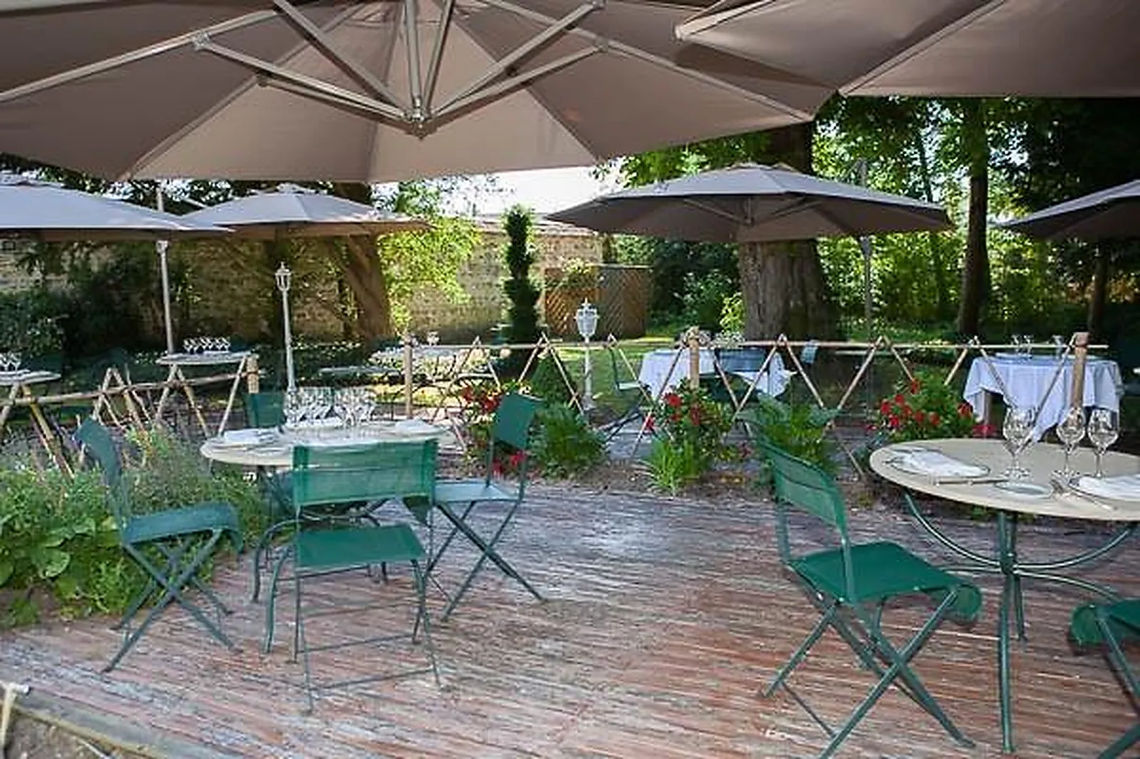 Cafés et Restaurants, RESTAURANTS - BOURRON-MARLOTTE (SEINE-ET-MARNE) : LES PRÉMICES