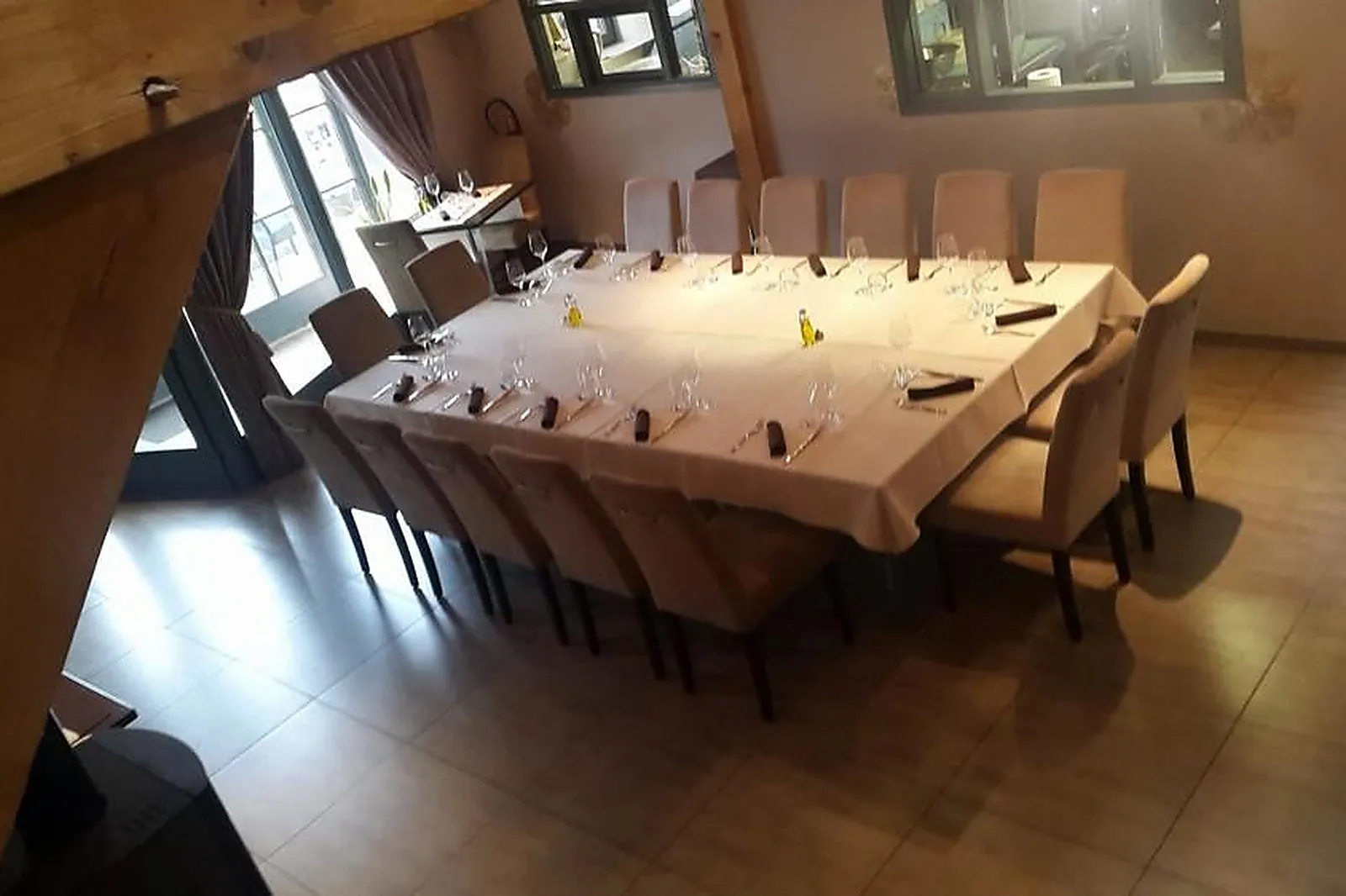 Cafés et Restaurants, RESTAURANTS - BOUZERON (SAÔNE-ET-LOIRE) : RESTAURANT LE BOUZERON