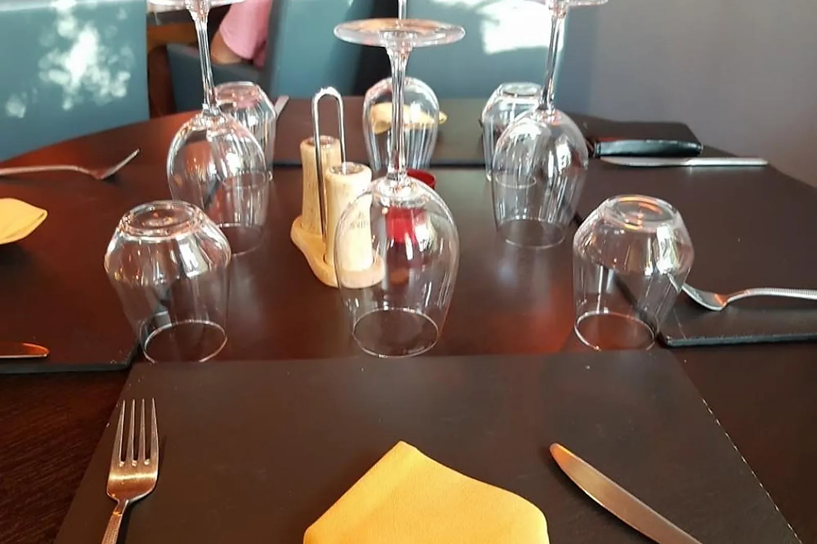 Cafés et Restaurants, RESTAURANTS - BRETEUIL (OISE) : LE LOUNGE