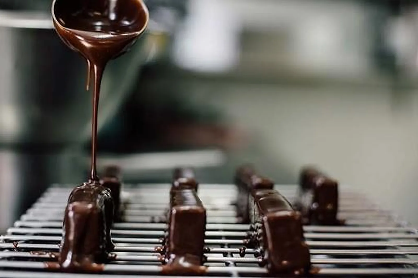 Cafés et Restaurants, RESTAURANTS - BRICQUEVILLE-SUR-MER (MANCHE) : LA PASSERELLE BRICQUEVILLE