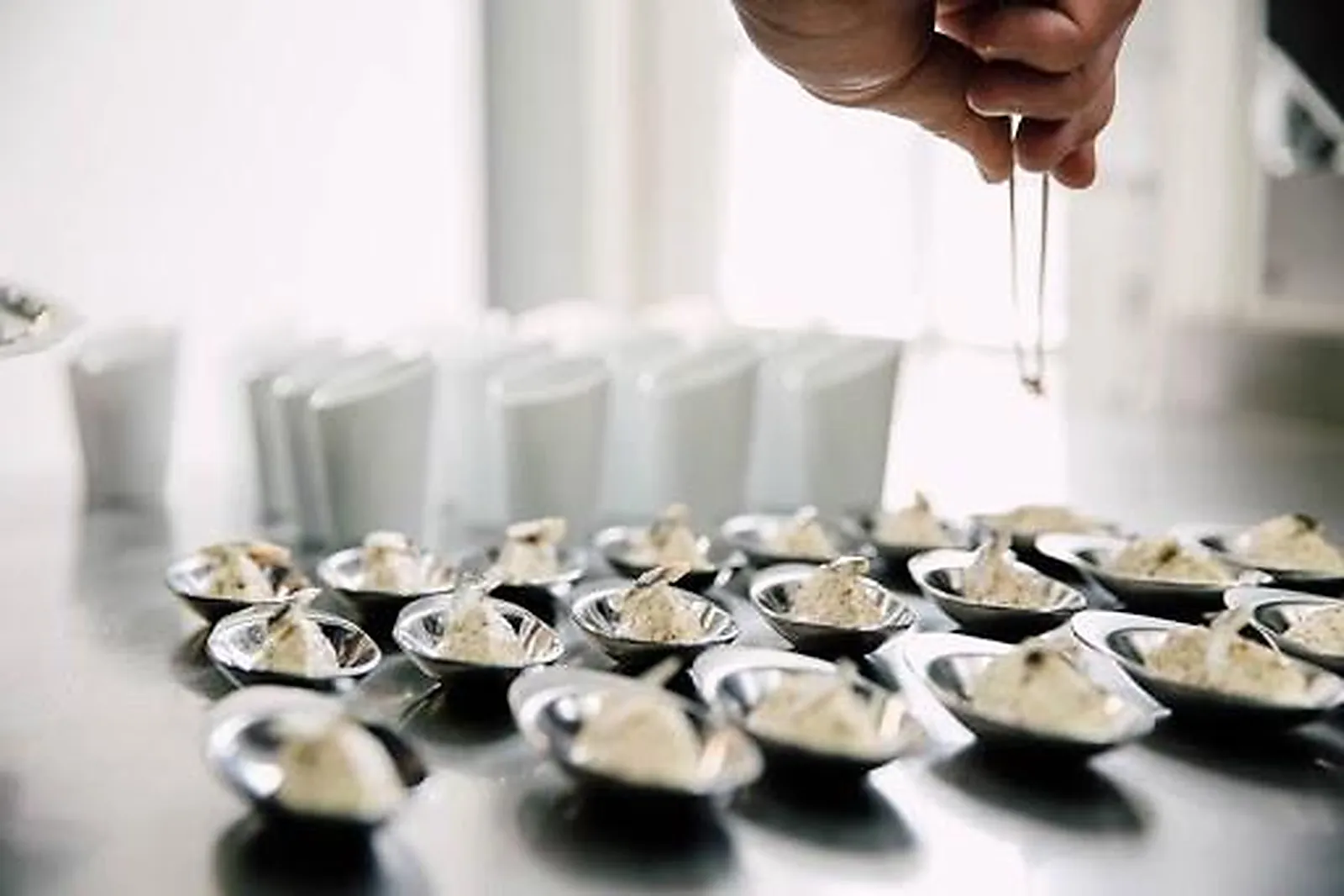 Cafés et Restaurants, RESTAURANTS - BRICQUEVILLE-SUR-MER (MANCHE) : LA PASSERELLE BRICQUEVILLE