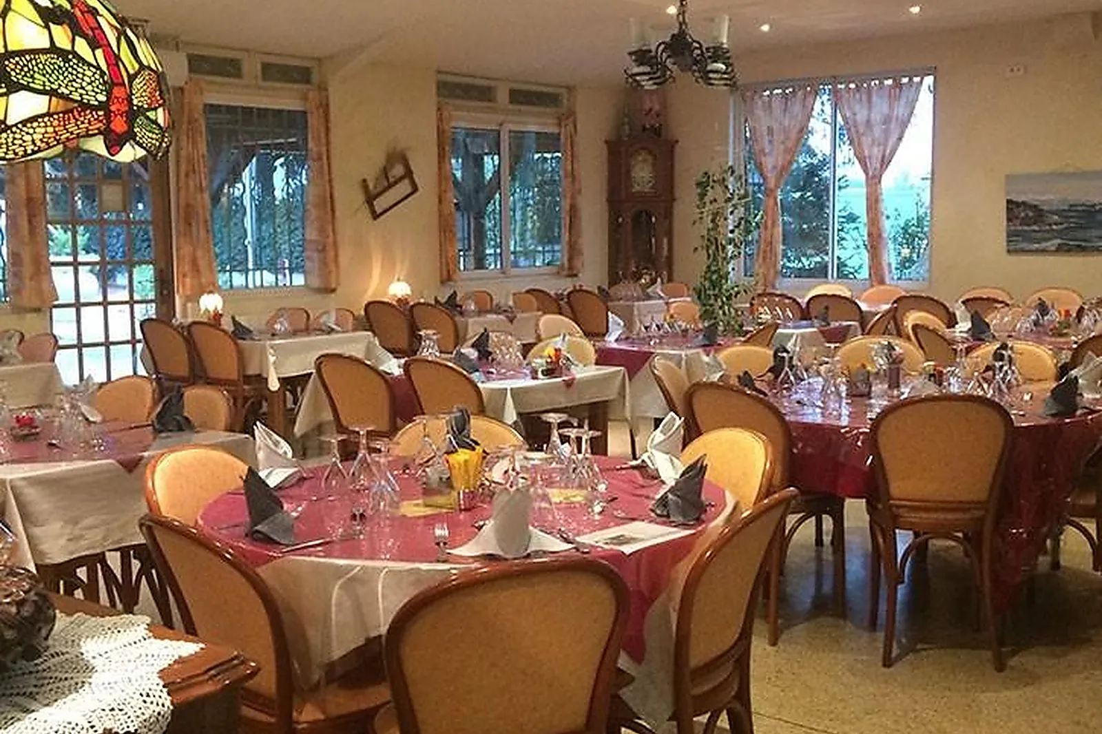 Cafés et Restaurants, RESTAURANTS - BRIGNOLES (VAR) : AU VIEUX PRESSOIR