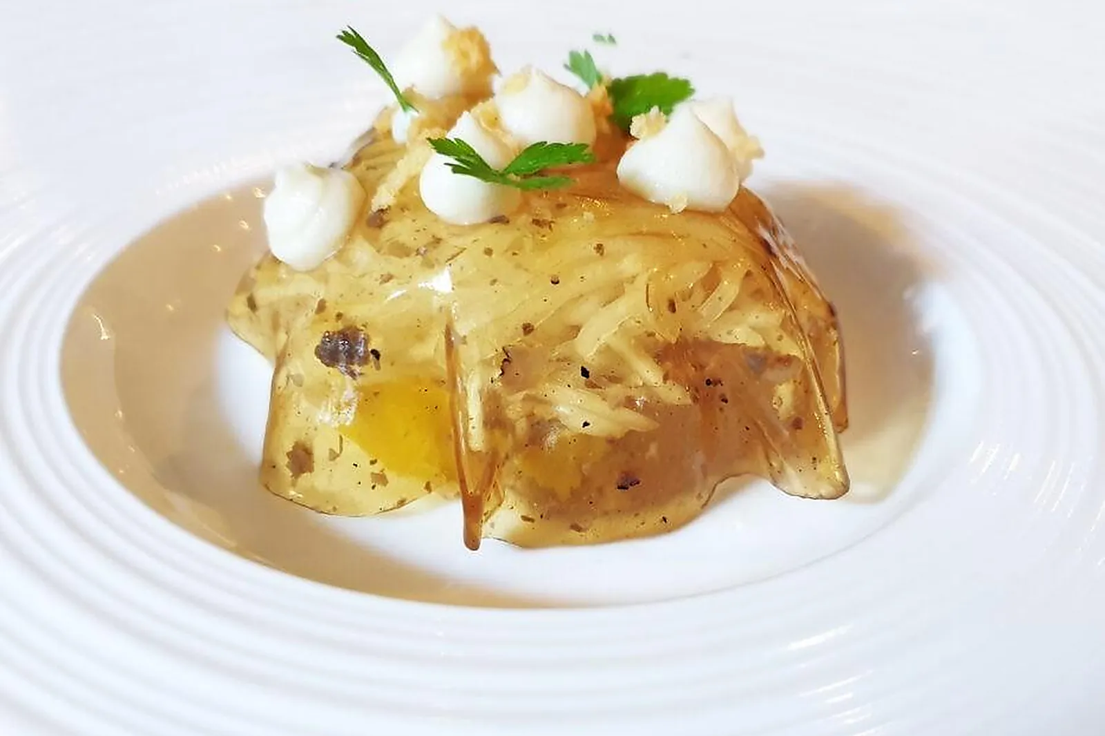 Cafés et Restaurants, RESTAURANTS - BRIVE-LA-GAILLARDE (CORRÈZE) : EN CUISINE