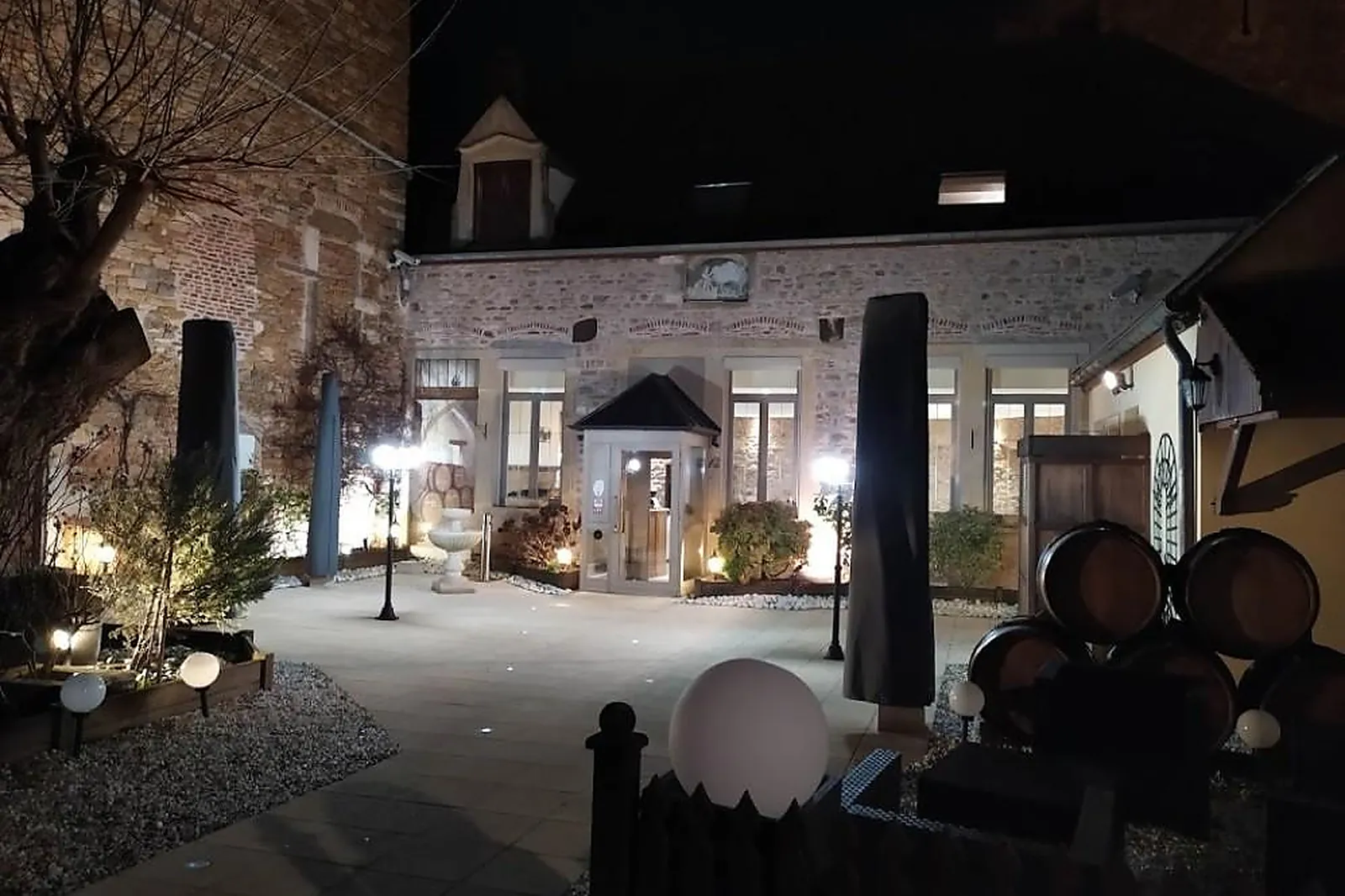 Cafés et Restaurants, RESTAURANTS - BUXY (SAÔNE-ET-LOIRE) : LL&RSQUO;EMPREINTE