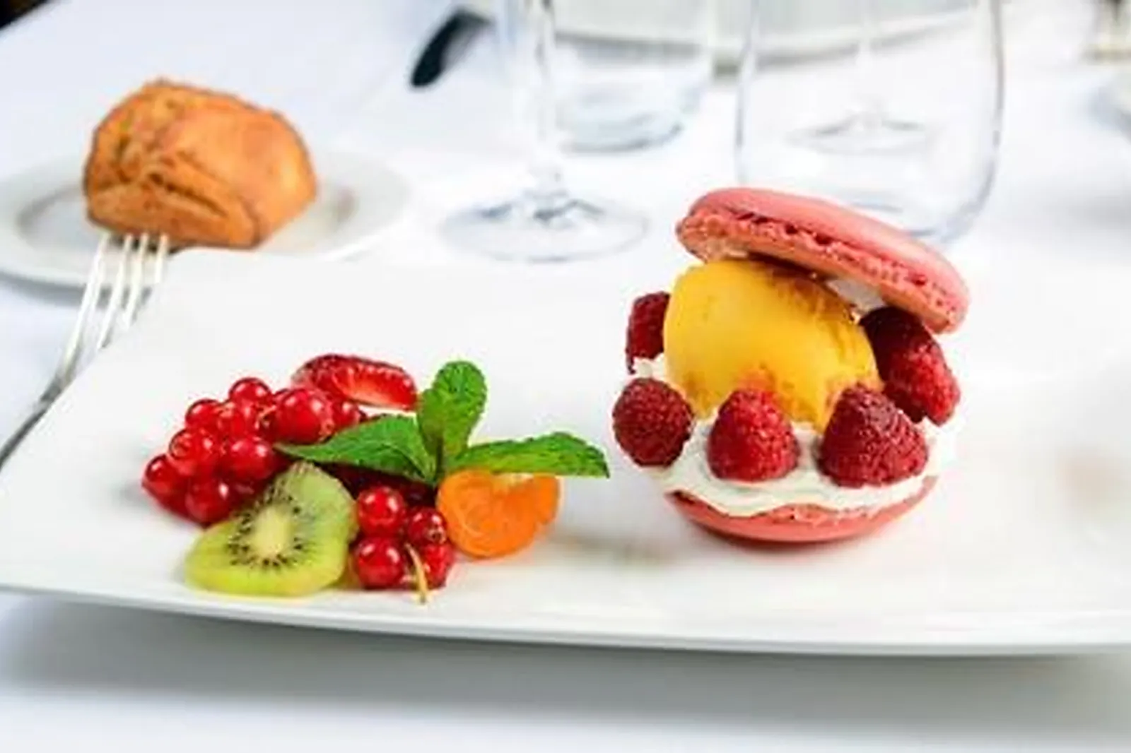 Cafés et Restaurants, RESTAURANTS - CABOURG (CALVADOS) : LE BOUCHE À OREILLE CABOURG