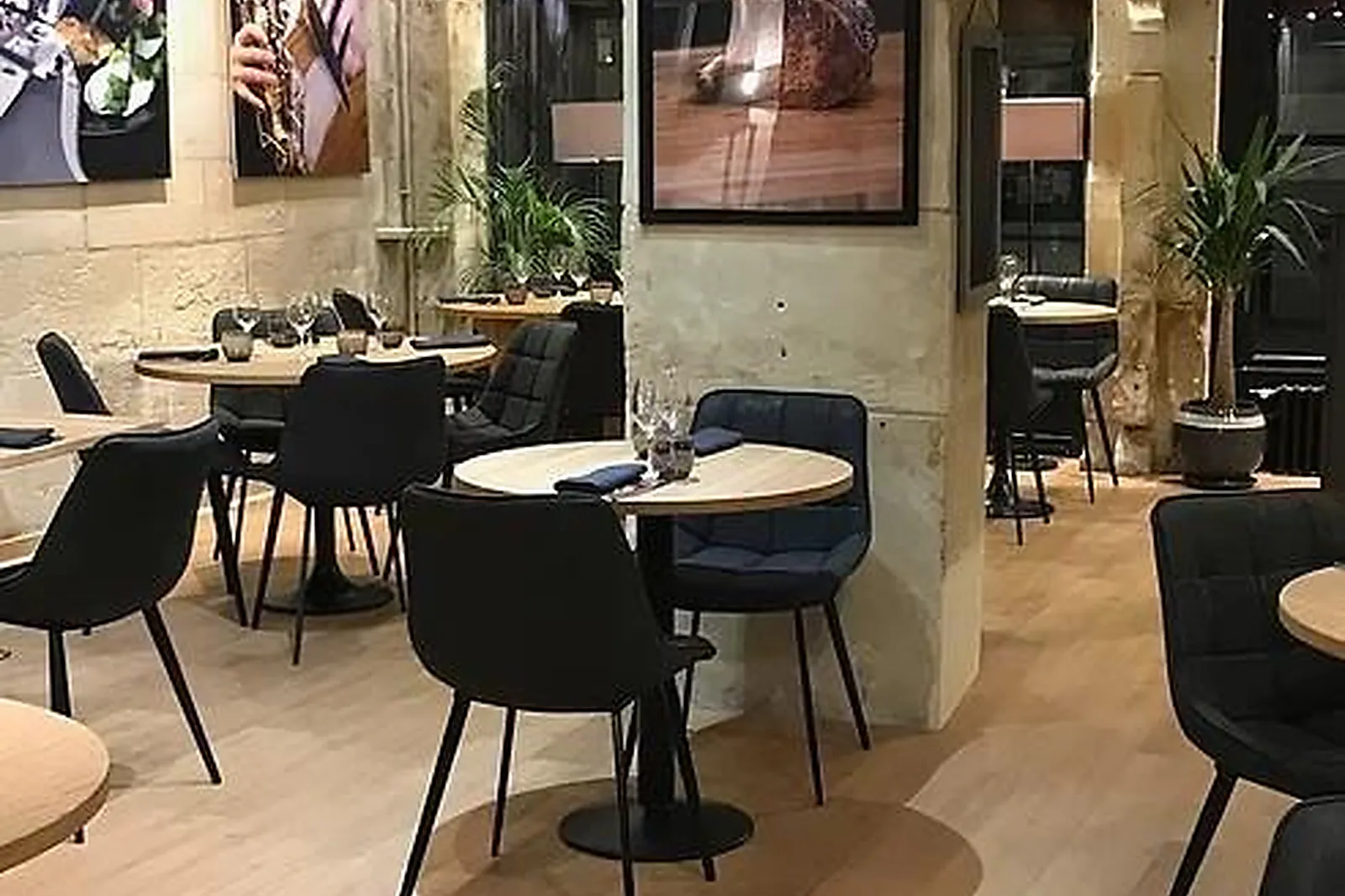 Cafés et Restaurants, RESTAURANTS - CAEN (CALVADOS) : LL&RSQUO;ACCOLADE