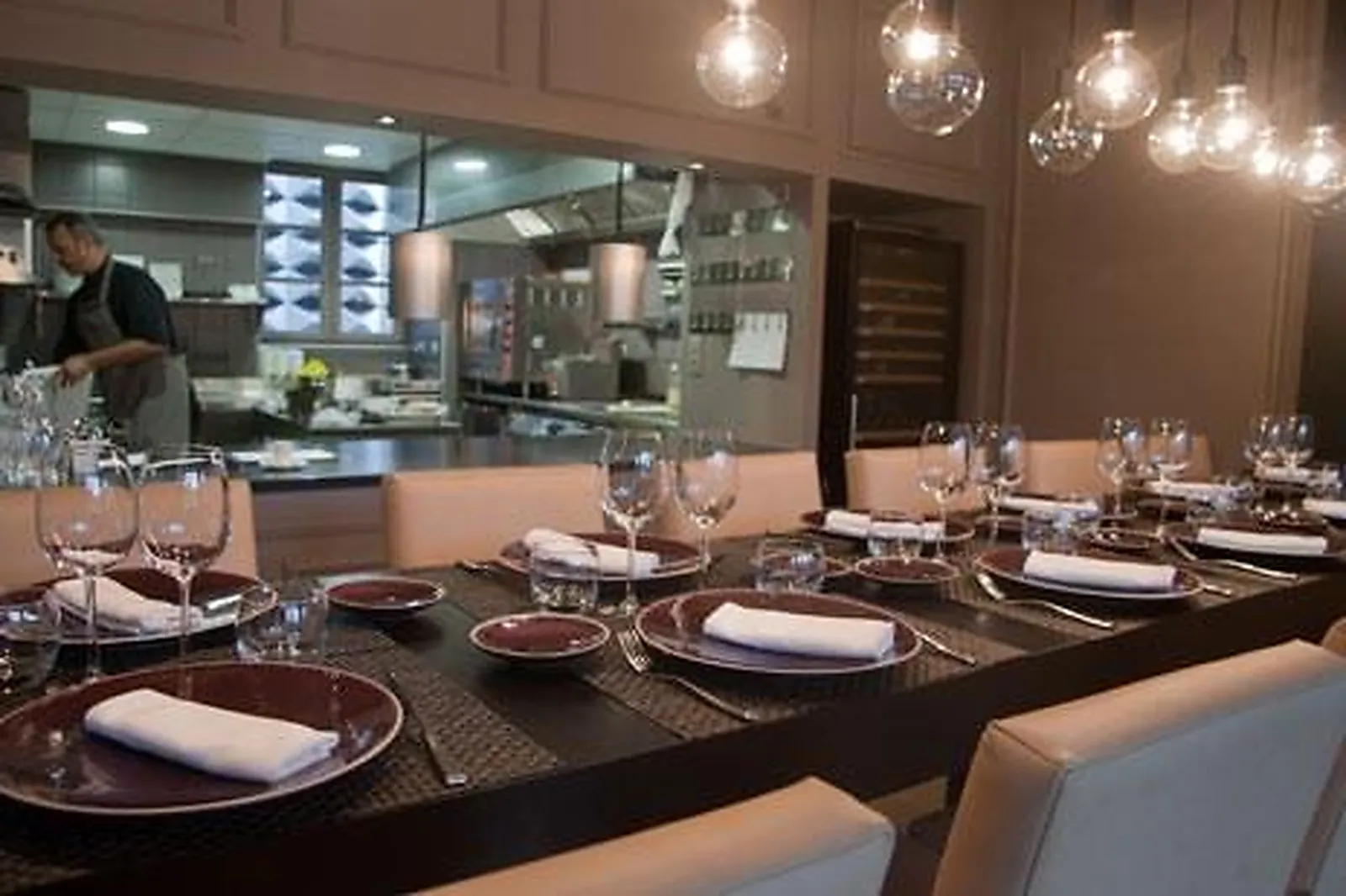 Cafés et Restaurants, RESTAURANTS - CAHORS (LOT) : LL&RSQUO;O À LA BOUCHE