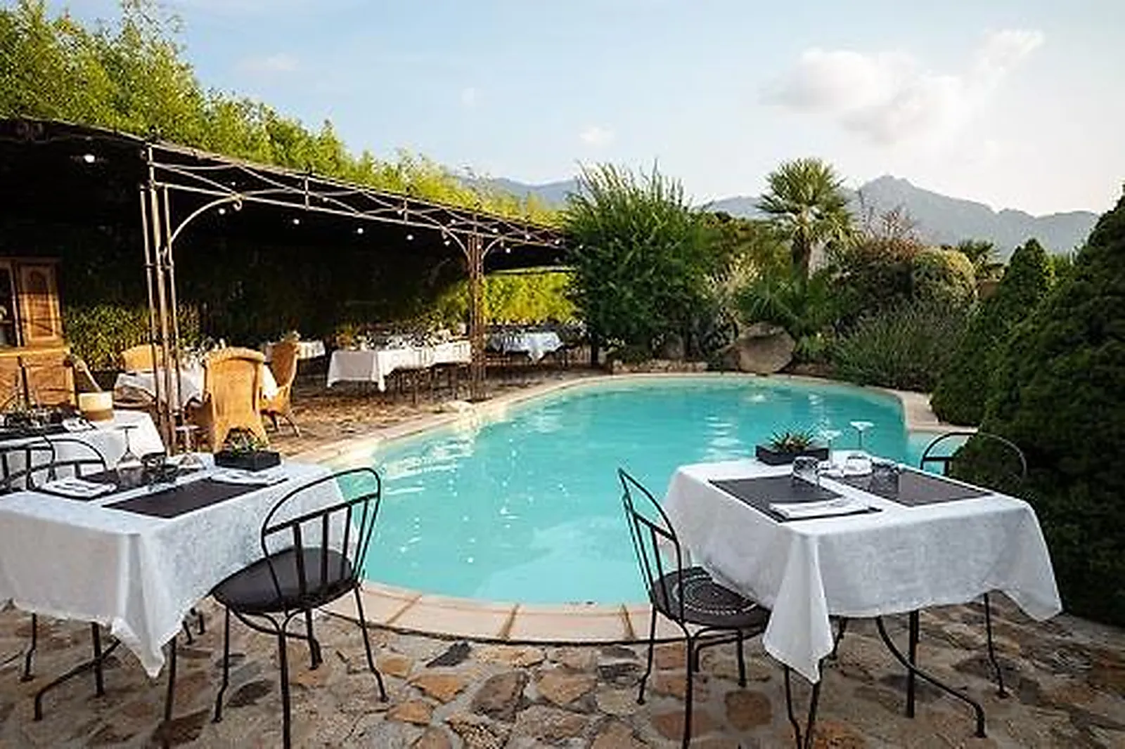 Cafés et Restaurants, RESTAURANTS - CALENZANA (CORSE 2A-2B) : LL&RSQUO;ANGE DES MERS