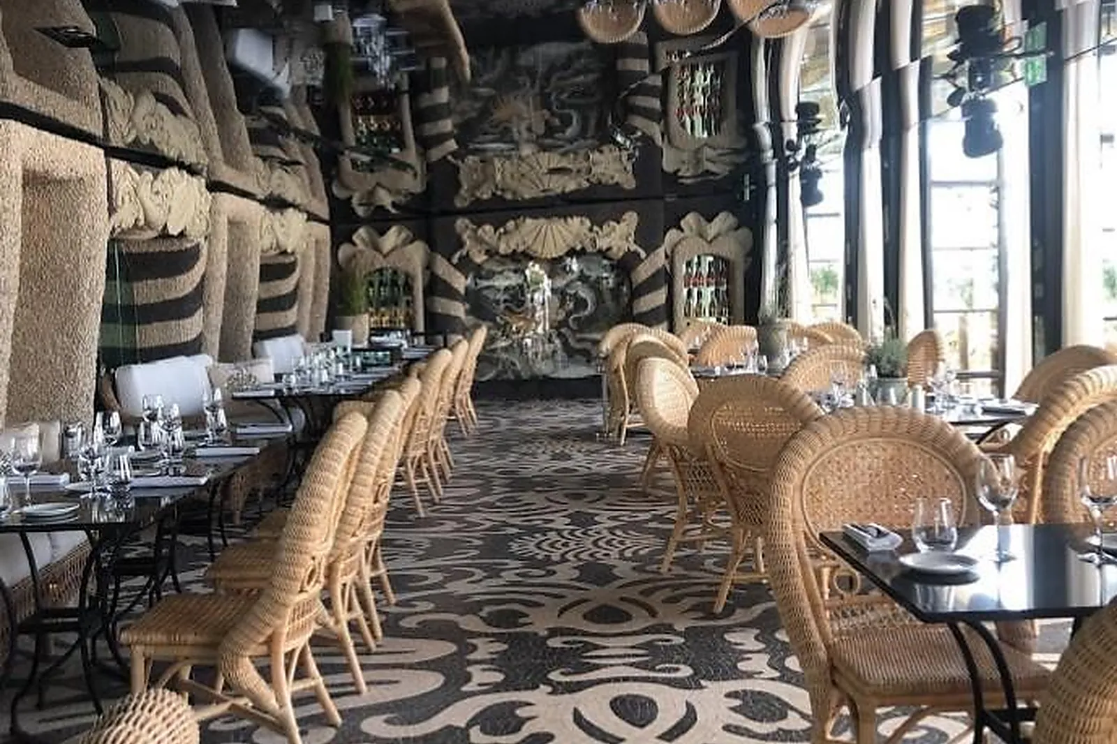 Cafés et Restaurants, RESTAURANTS - CANNES (ALPES-MARITIMES) : ANNEX BEACH